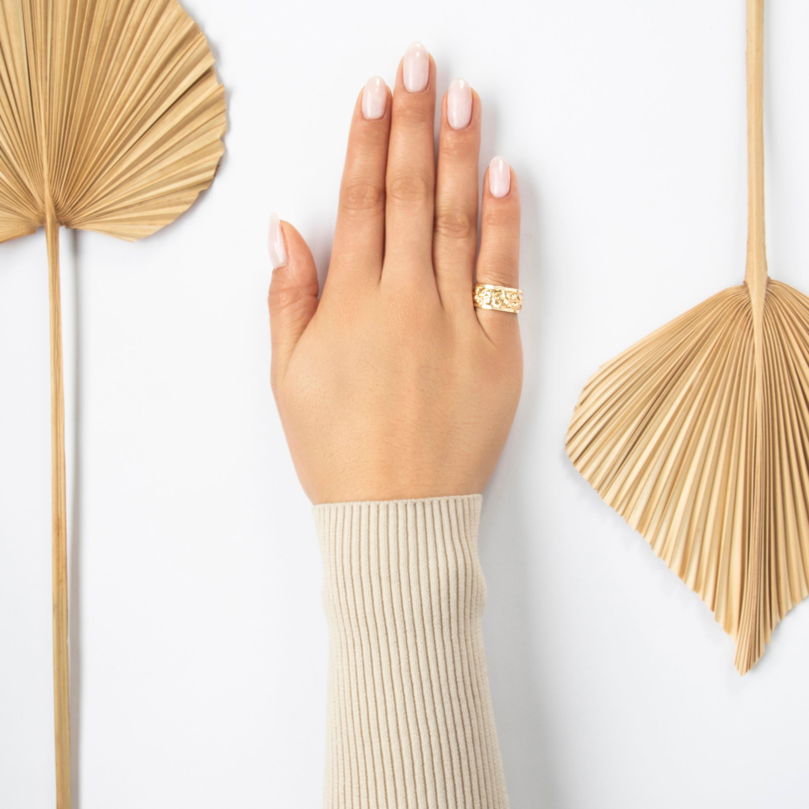 Vintage Heavy 14k Yellow Gold Gleaming Swirling Leaf Wide Band Ring - On model view