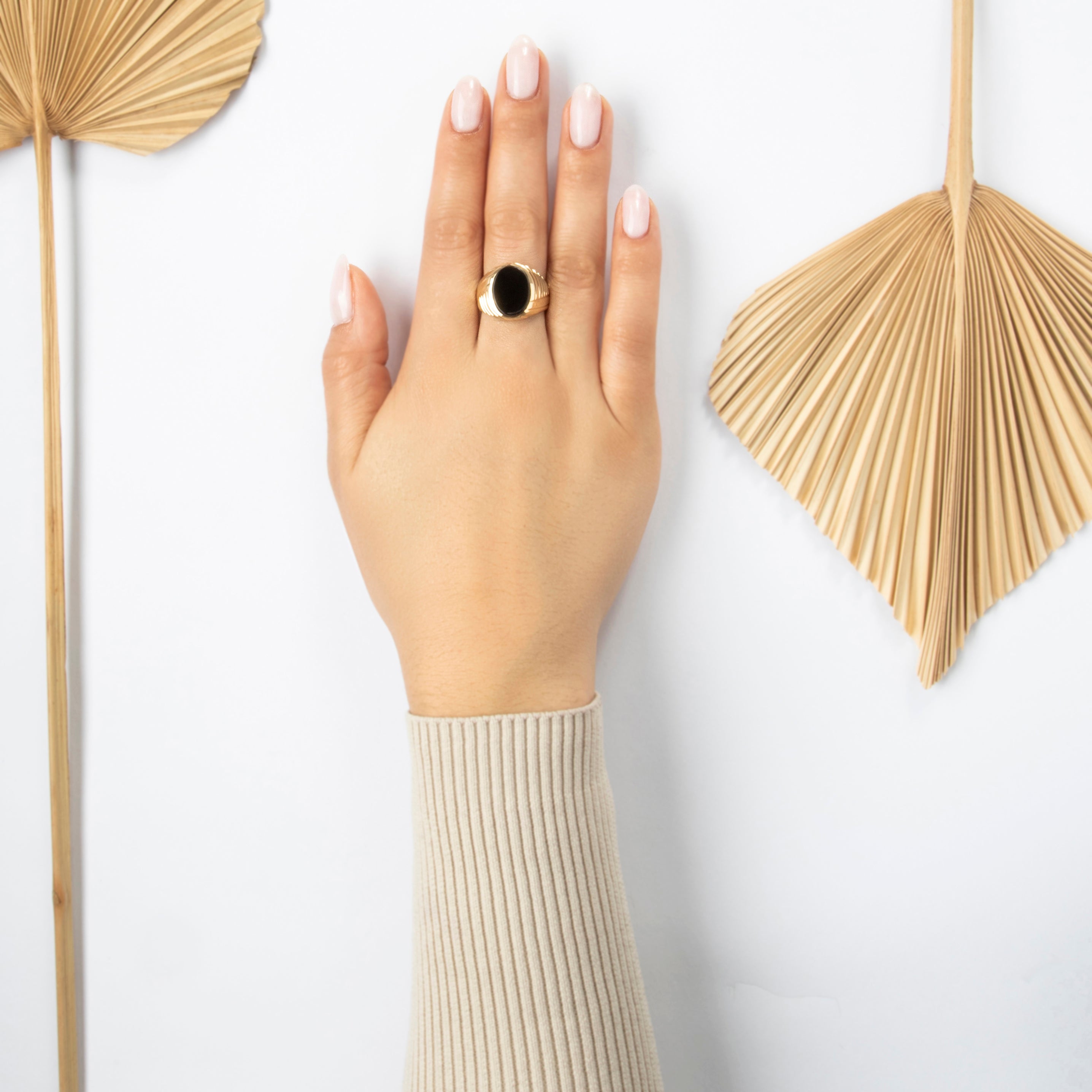 Vintage Large 14k Yellow Gold 3.7ct Onyx Geometric Oval Signet Ring - On model view