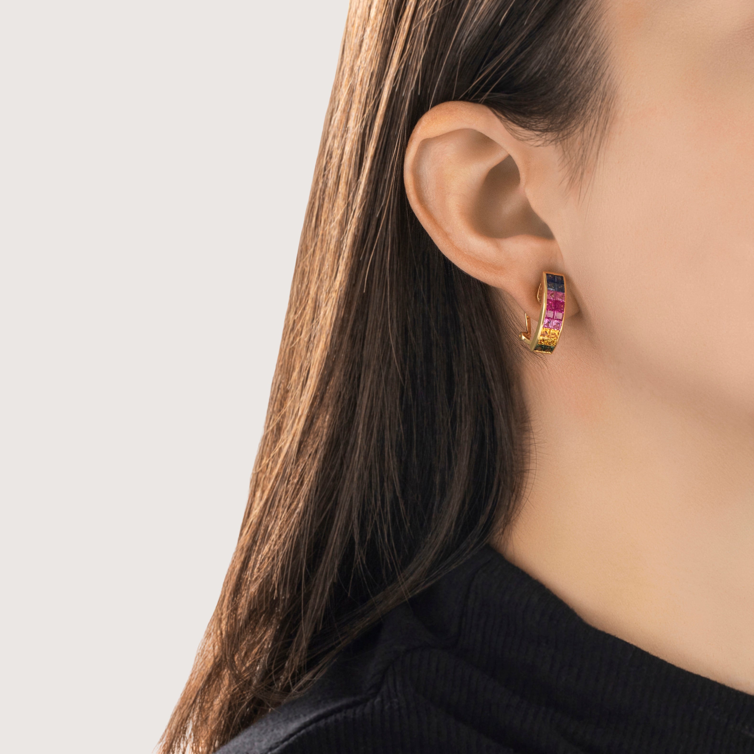 Vintage 18k Yellow Gold 2.5cttw Sapphire Beautiful Rainbow Line Duo Earrings - On model view