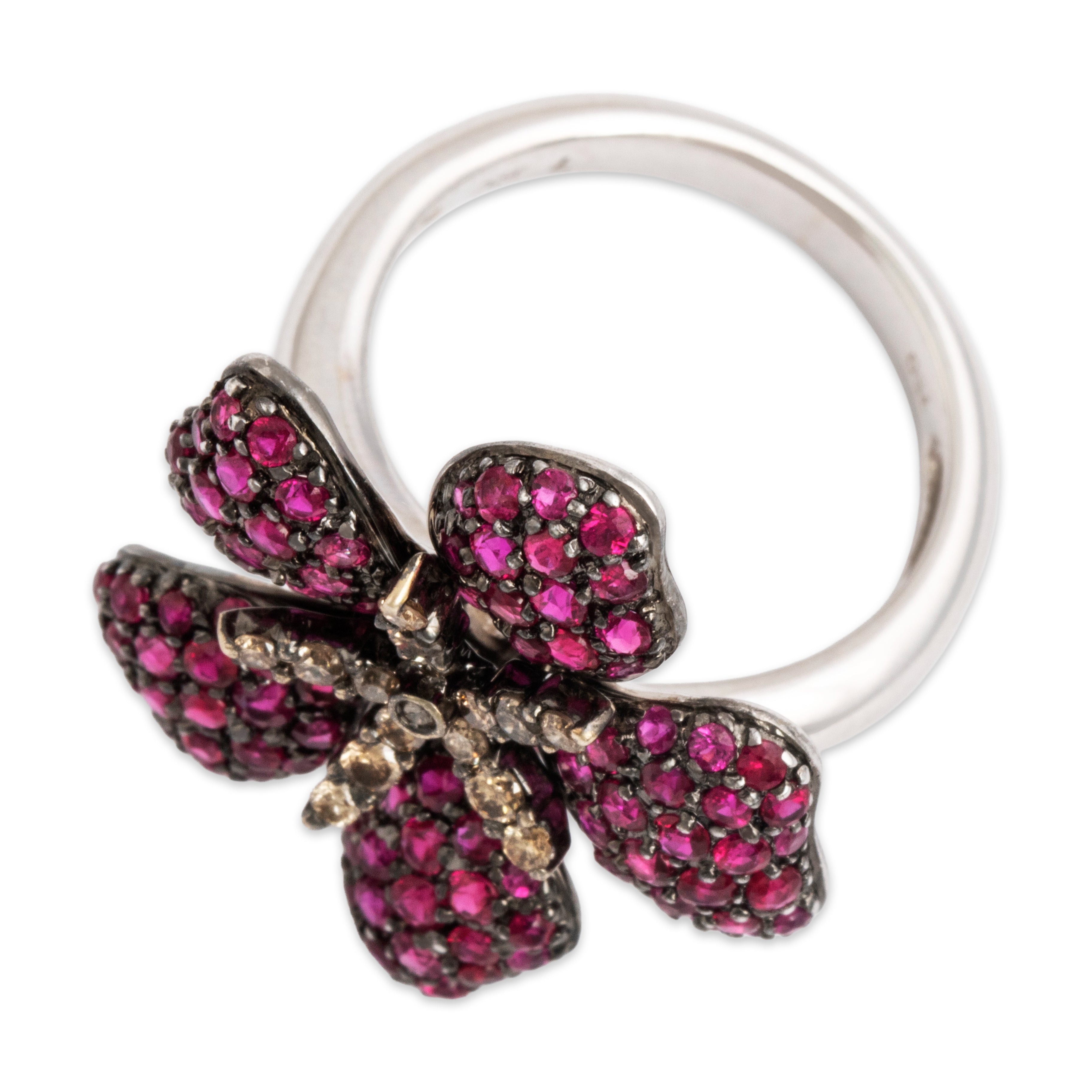 Vintage 18k White Gold Black Rhodium 1.6cttw Ruby Champagne & White Diamond Hibiscus Ring - Overall view