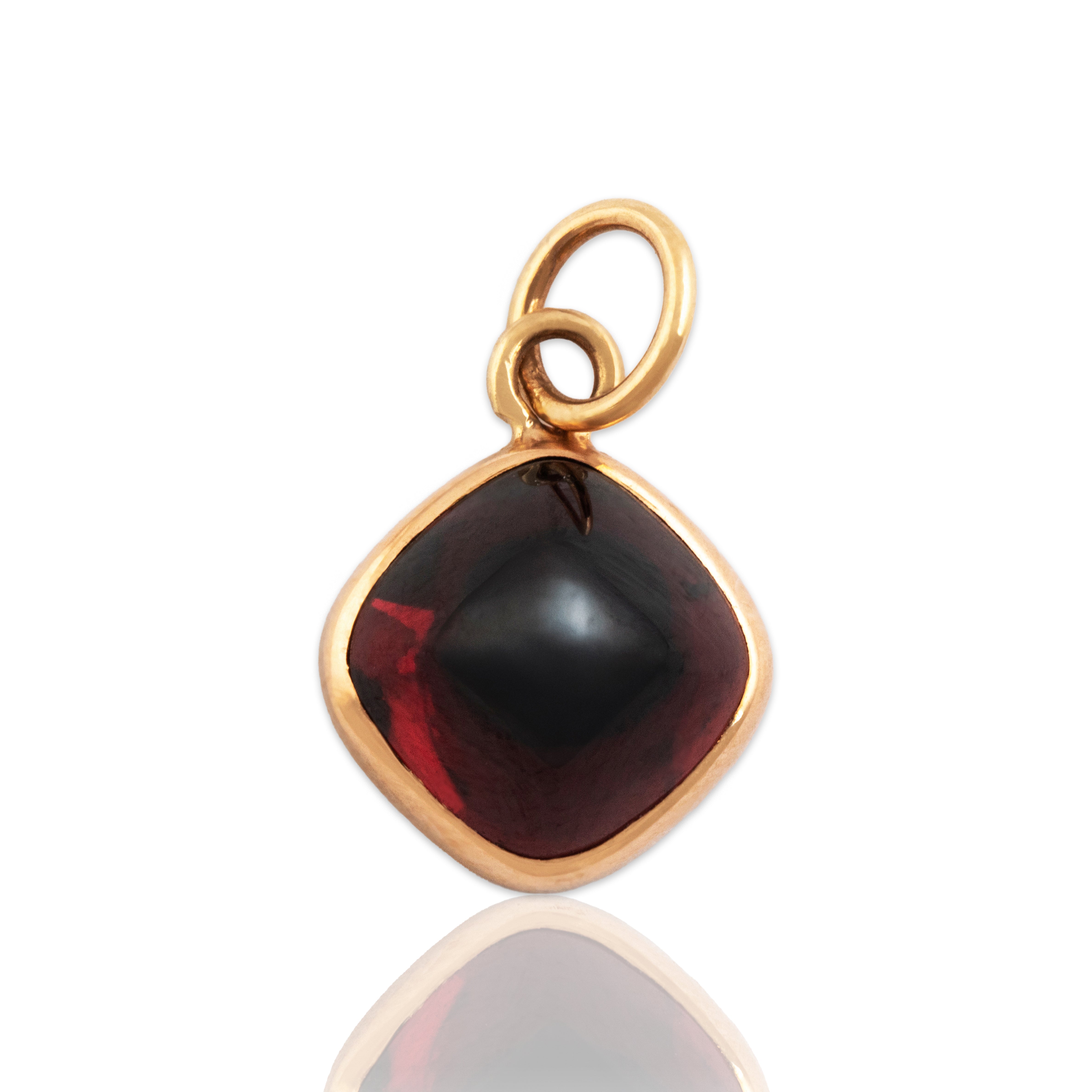 Vintage 14k Rosy Yellow Gold 3.3ct Garnet Domed Cabochon Charm / Pendant - Close-up view