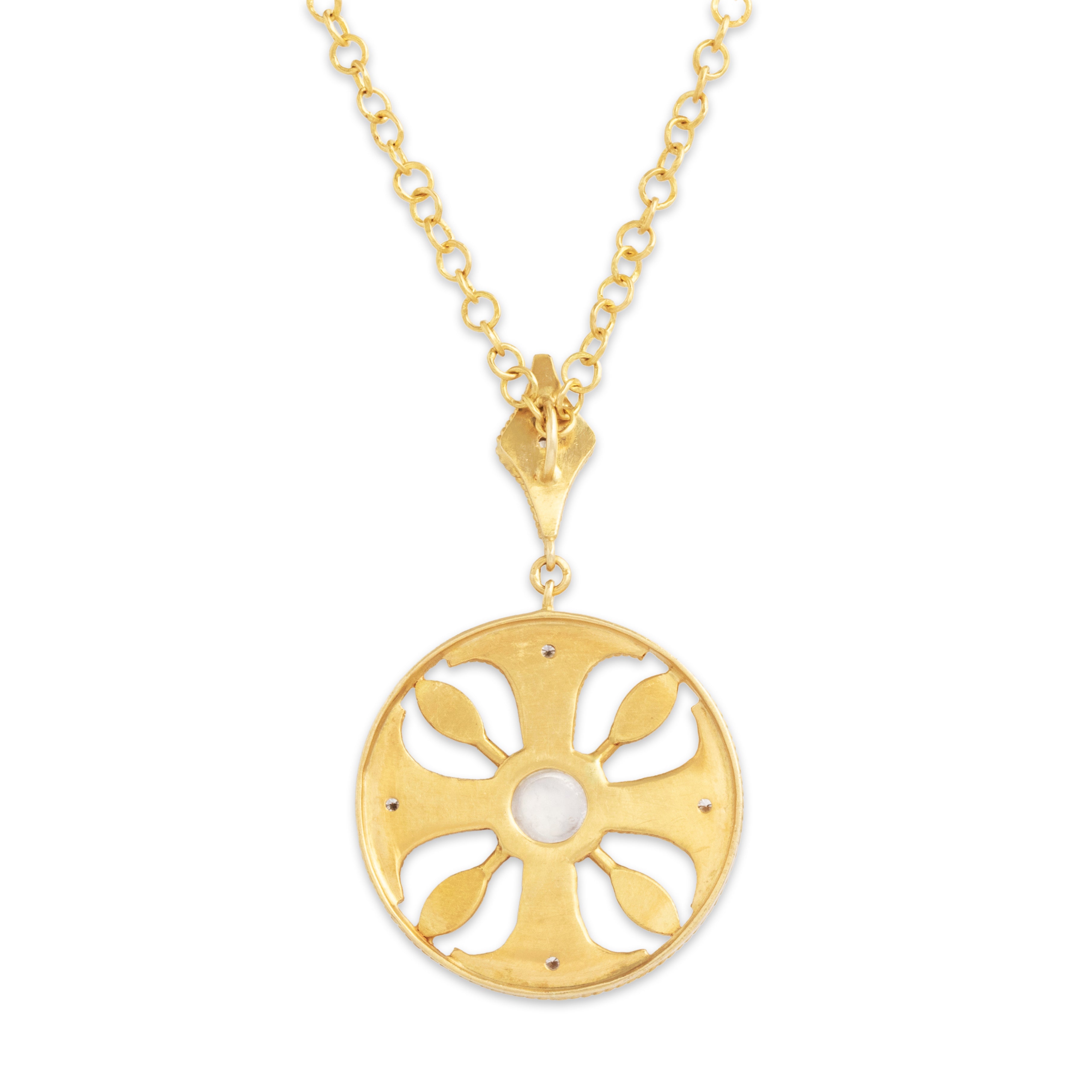 Vintage 18k Yellow Gold Moonstone Diamond Satin Medallion Necklace 16.25