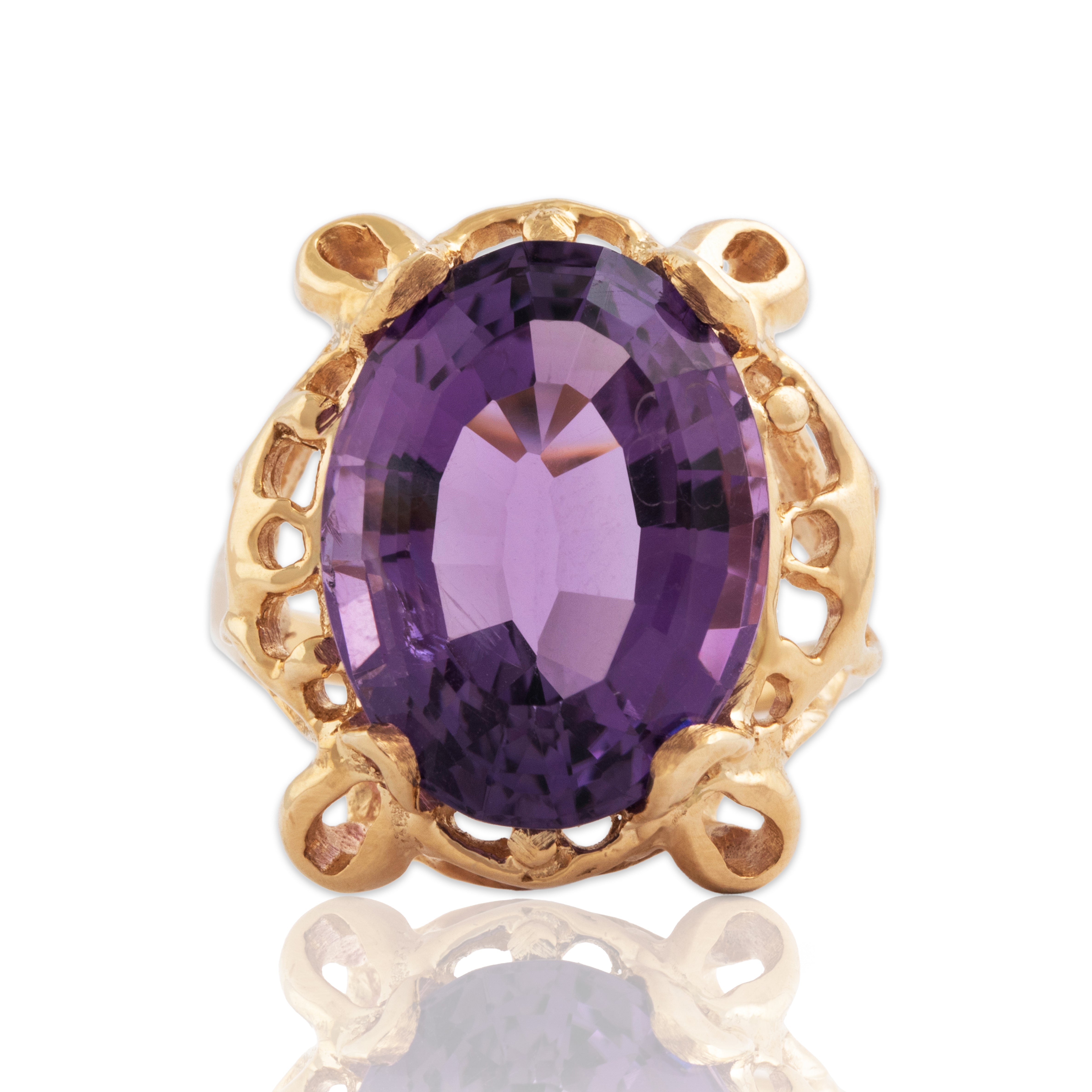 Vintage 14k Yellow Gold 8.75ct Amethyst Dramatic Basket Oval Cocktail Ring - Close-up view