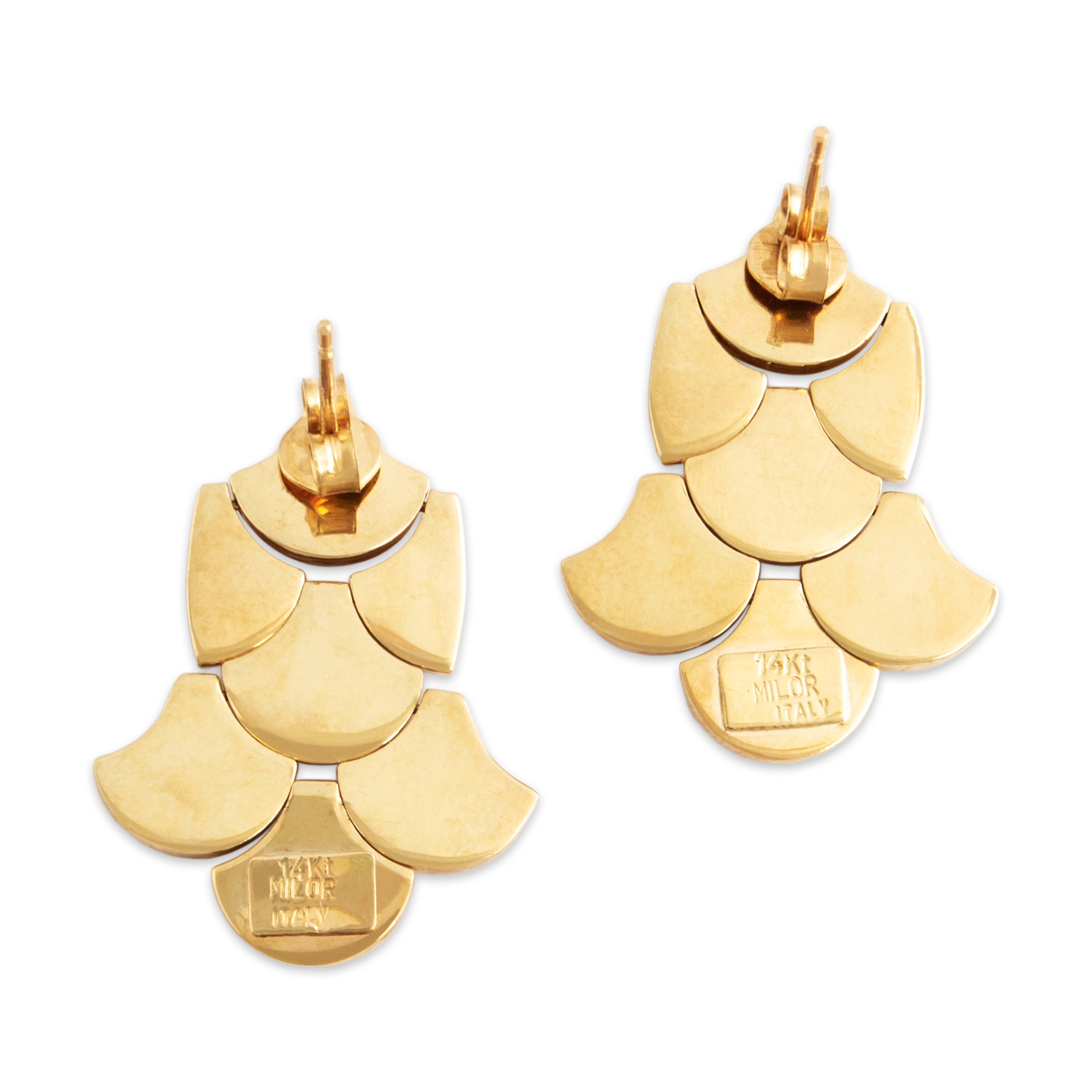 Vintage Italian 14k Yellow Gold Chic Dimensional Scale Link Dangle Earrings - Back view