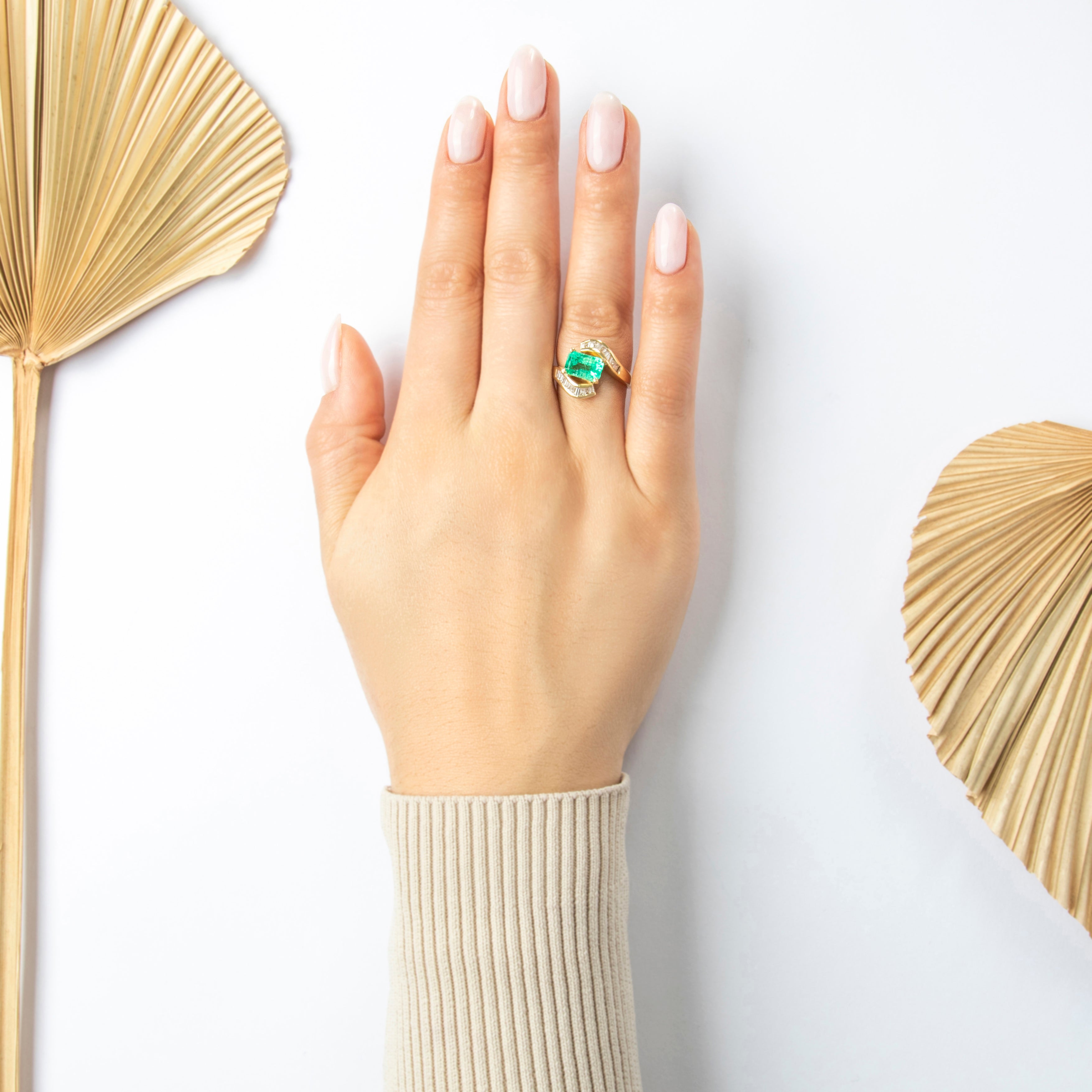 Vintage Stunning 14k Yellow Gold 1.9ct Emerald Diamond Baguette Swirl Ring - On model view