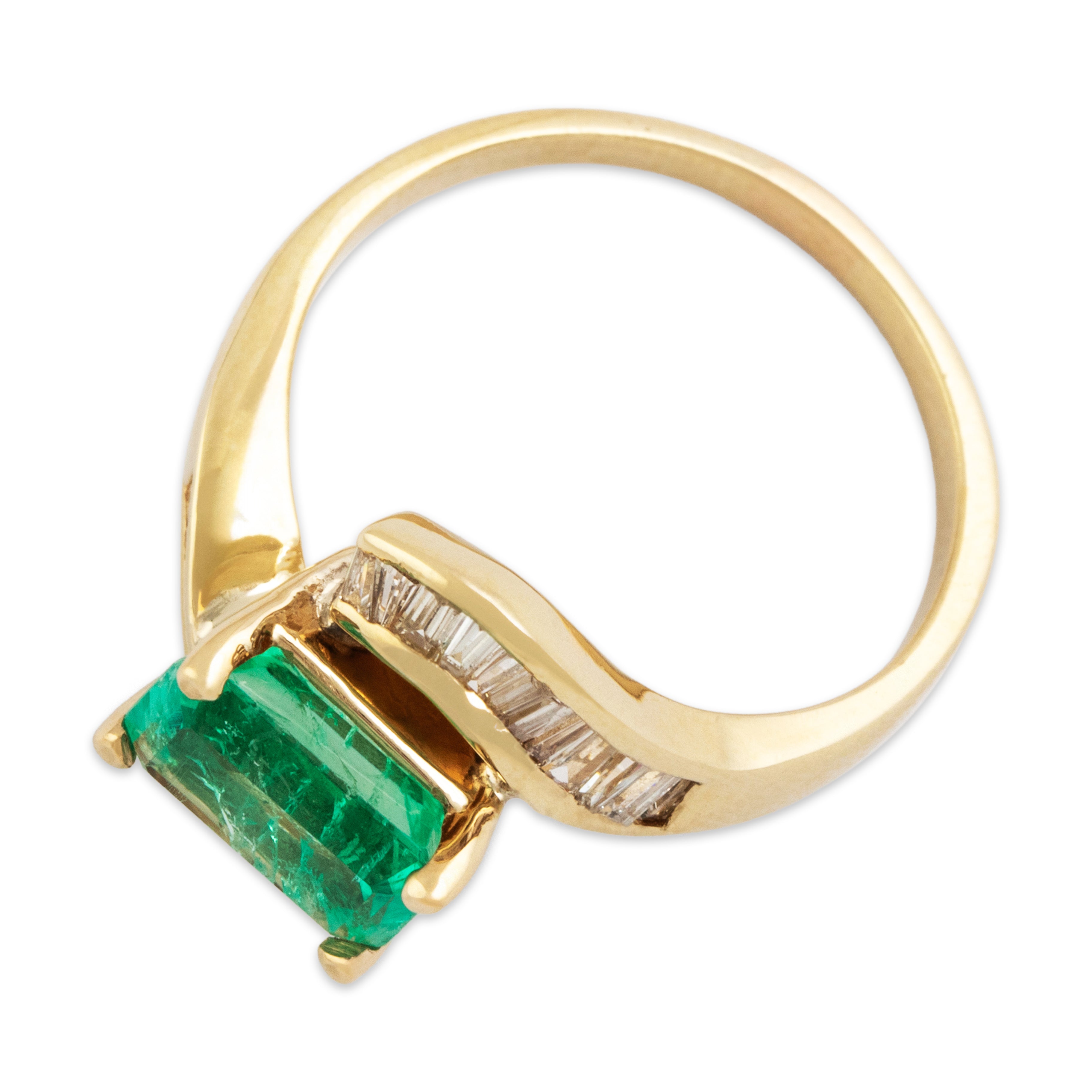 Vintage Stunning 14k Yellow Gold 1.9ct Emerald Diamond Baguette Swirl Ring -Overall view