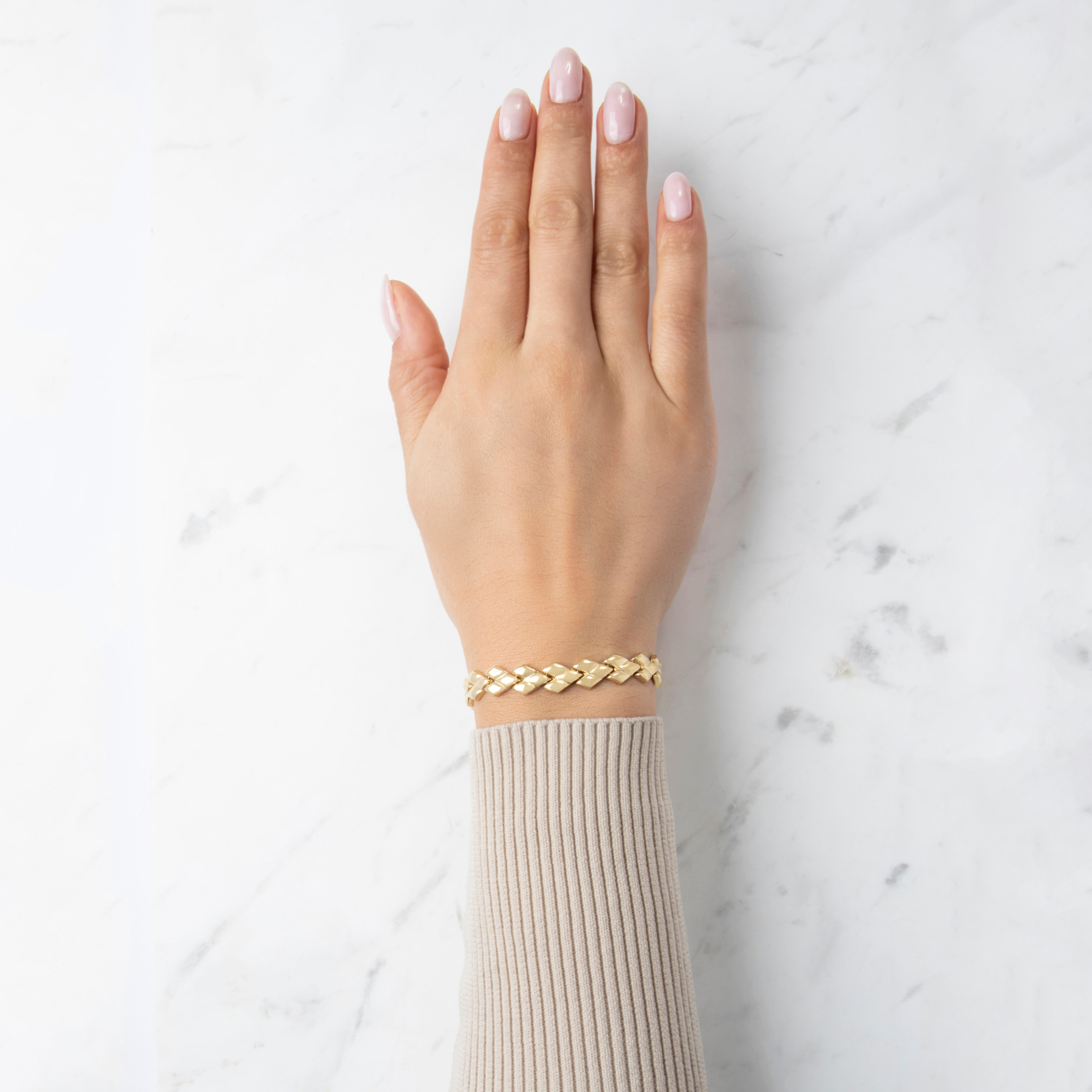 Vintage Italian 14k Yellow Gold Chic Snake Scale Link Bracelet - On model view