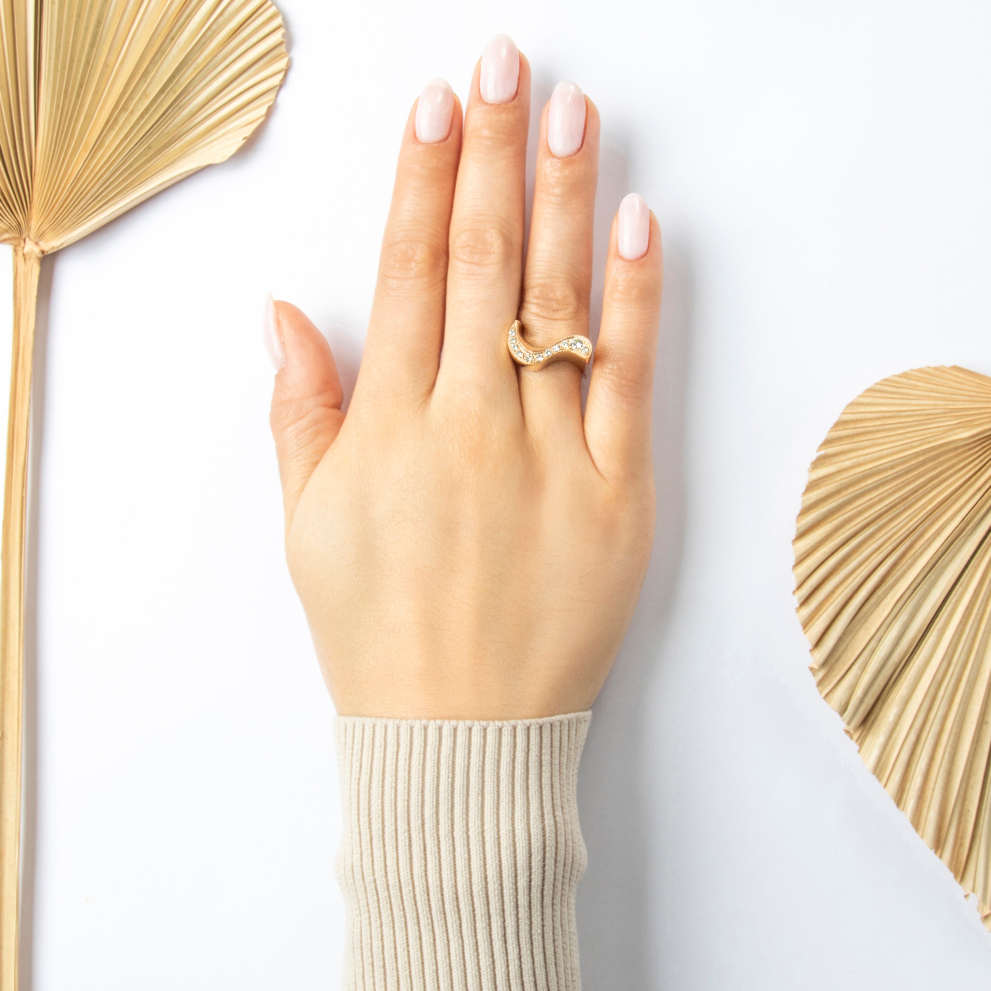 Vintage Heavy 14k Yellow Gold .263cttw Diamond Sculptural Wave Ring 8.00