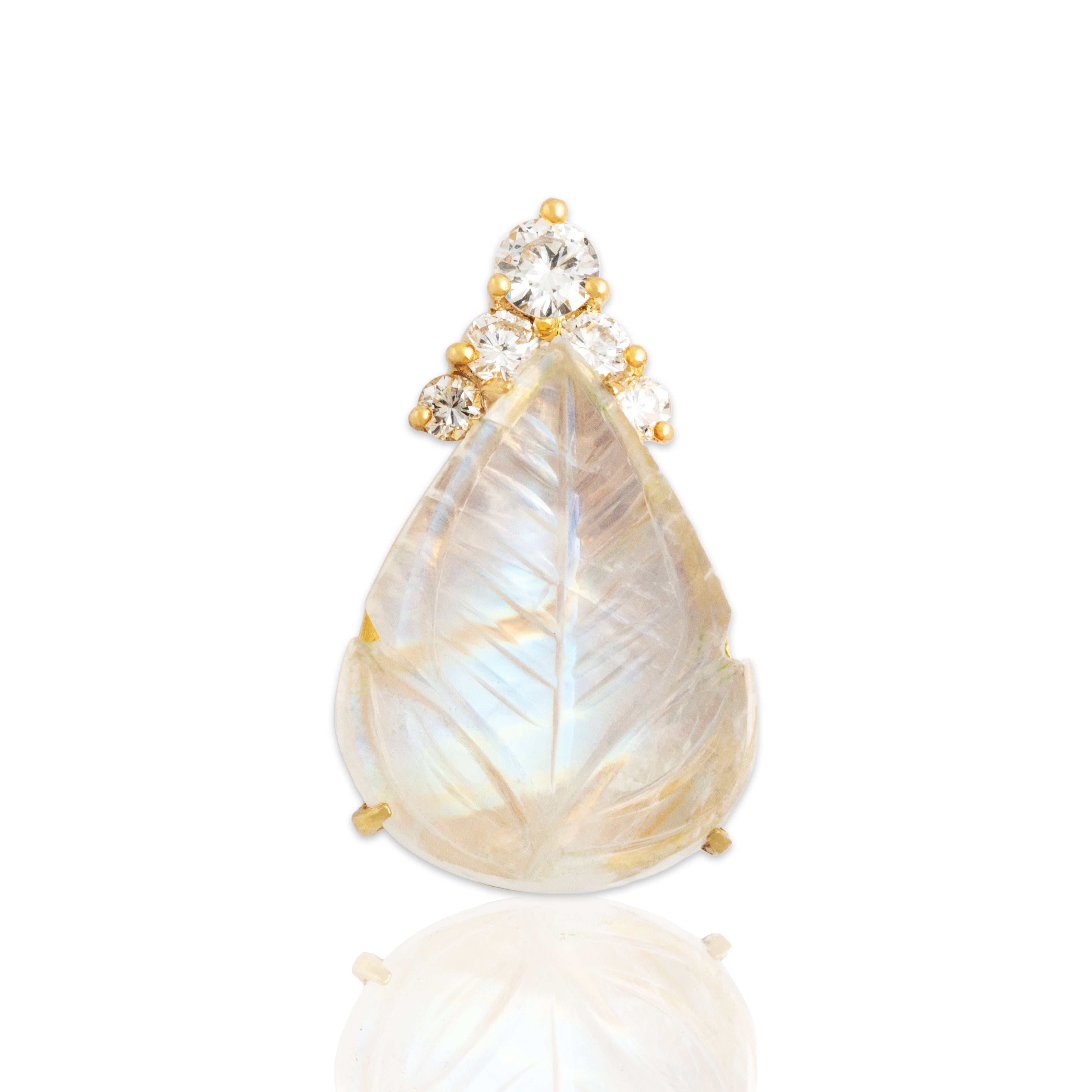 Vintage 18k Yellow Gold 9.52ct Moonstone Diamond Incredible Carved Leaf Pendant - Close-up view
