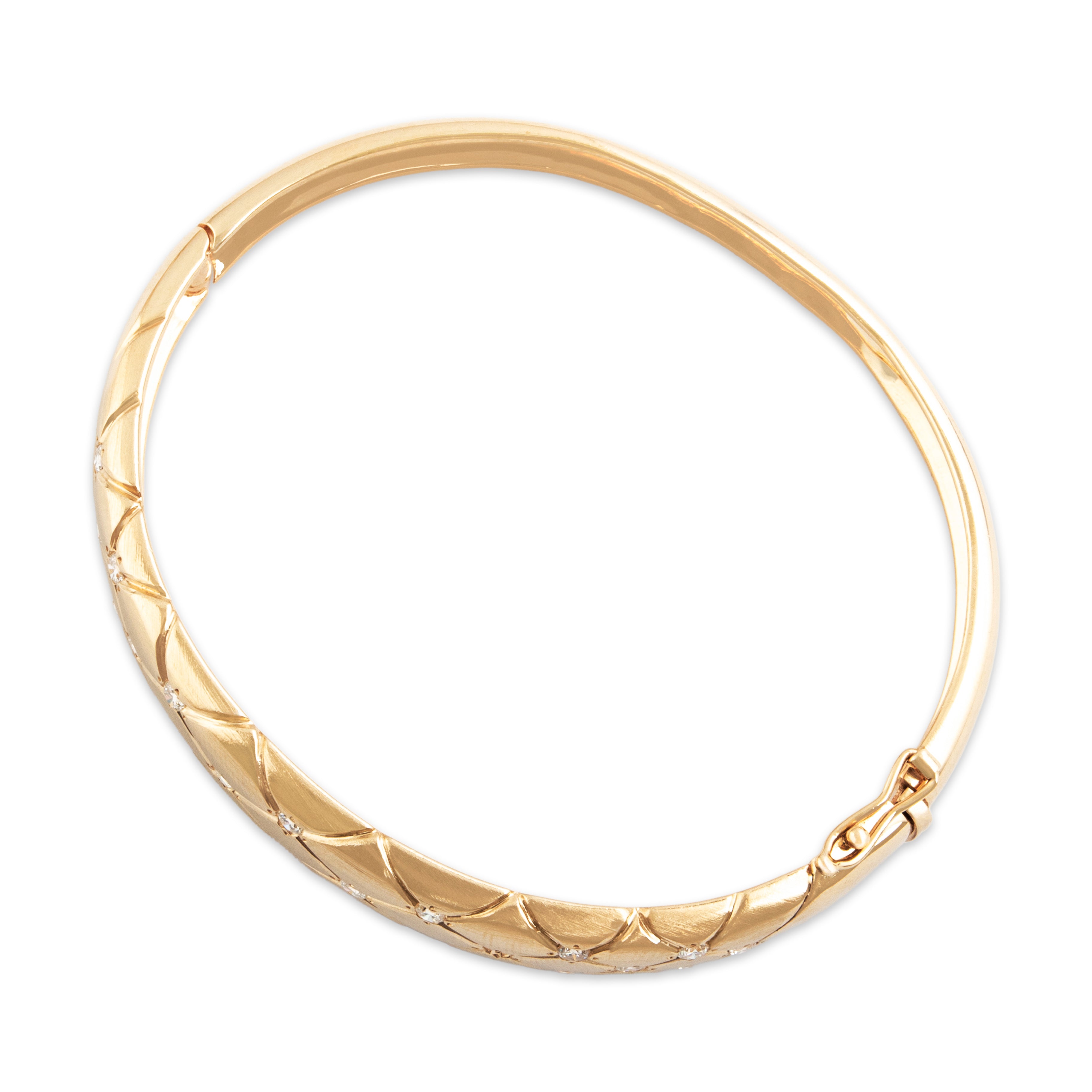 Vintage 14k Gold .735cttw Diamond Satin Quilted Sparkle Bangle Bracelet - Overall view