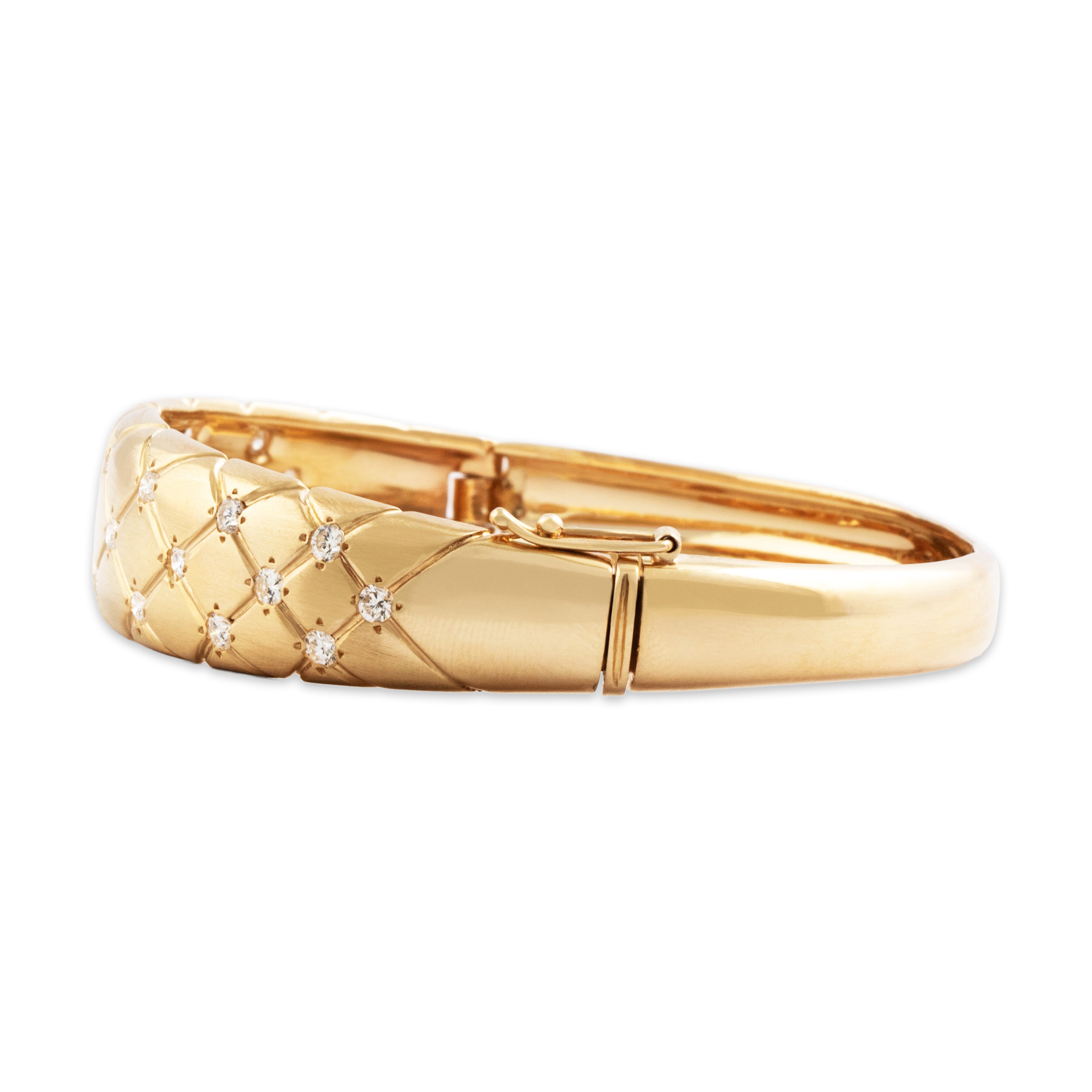 Vintage 14k Gold .735cttw Diamond Satin Quilted Sparkle Bangle Bracelet - Side view