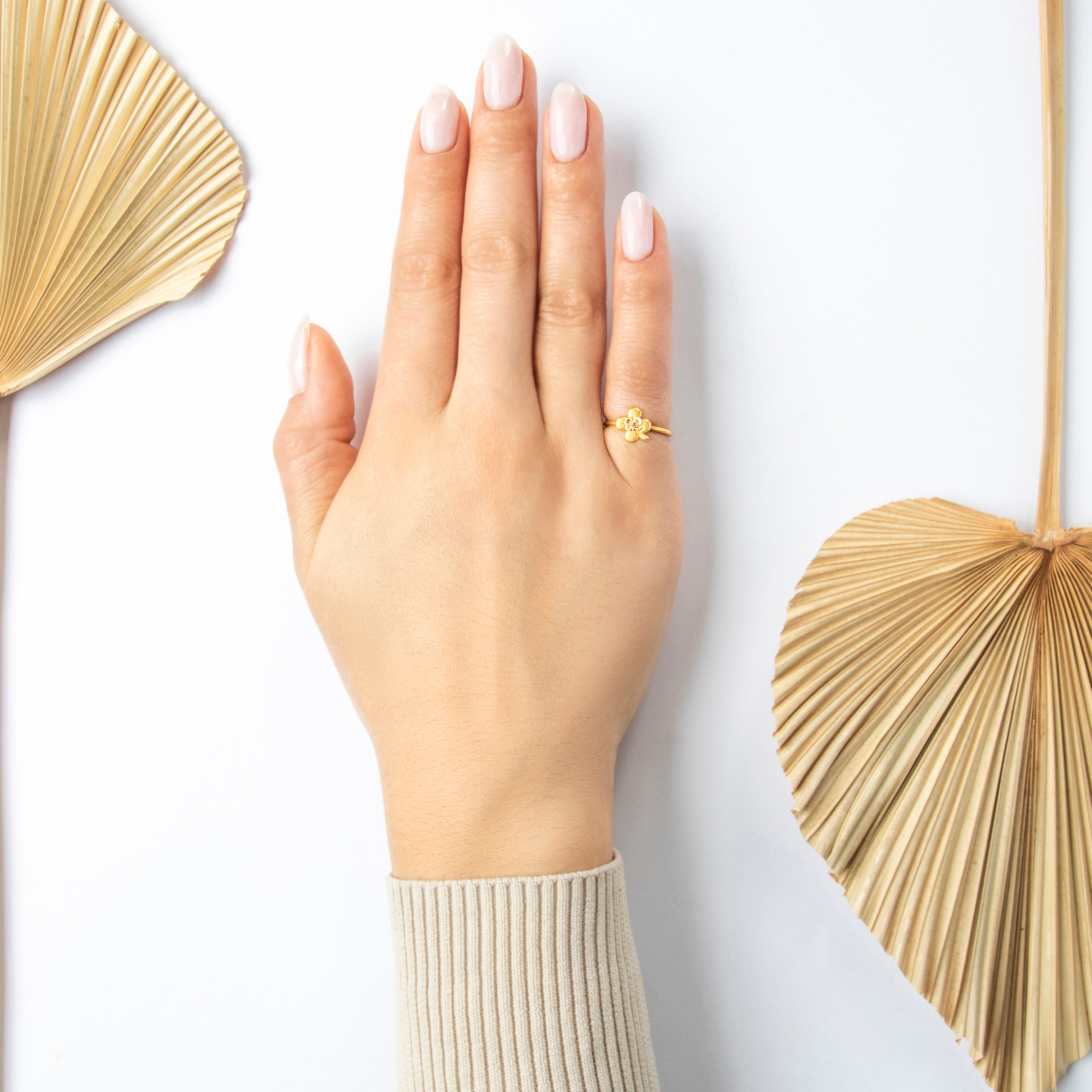 Antique 14k Yellow Gold Delicate Satin Clover Year 