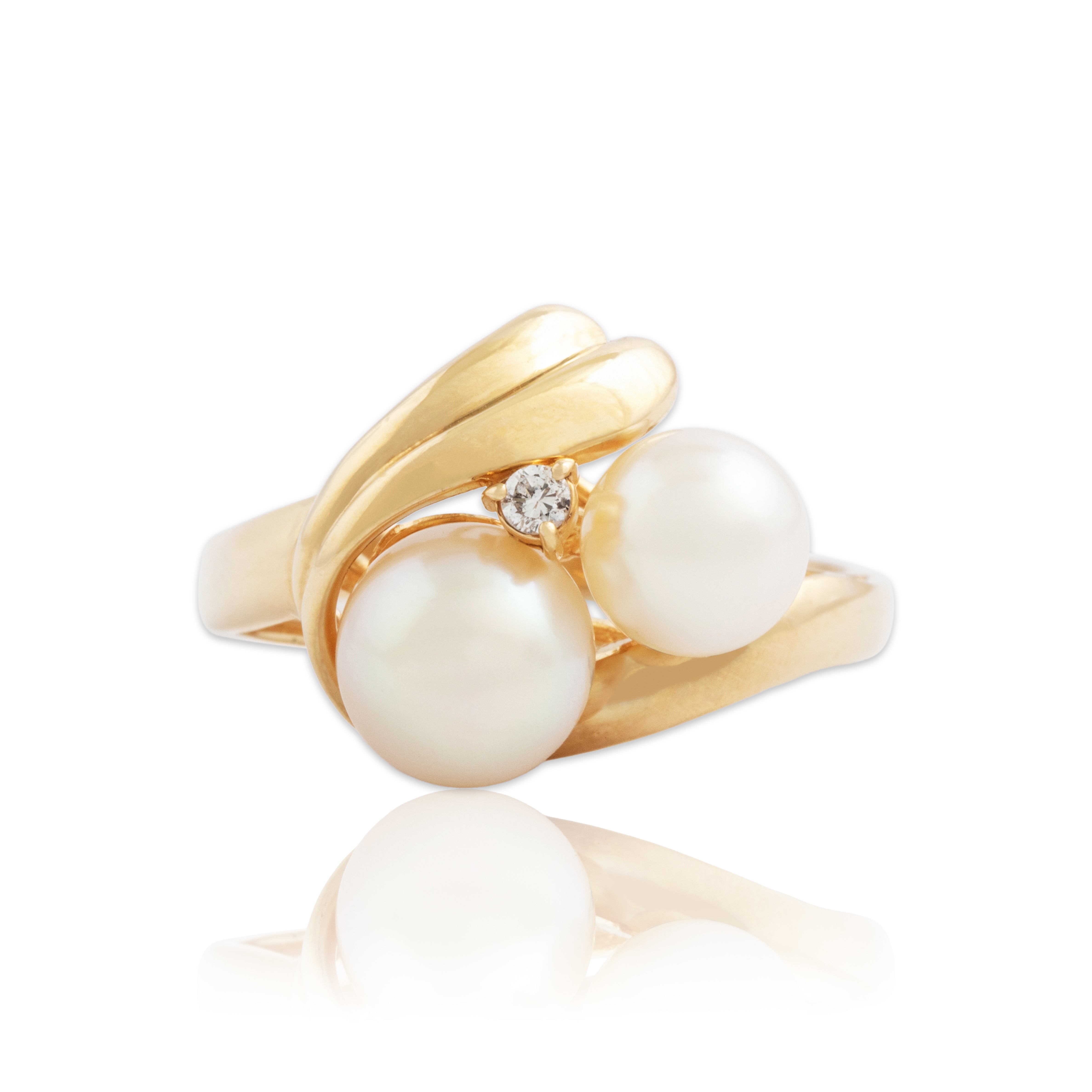 Vintage 14k Yellow Gold Pearl Diamond Nestled Trio Ring - Close-up view