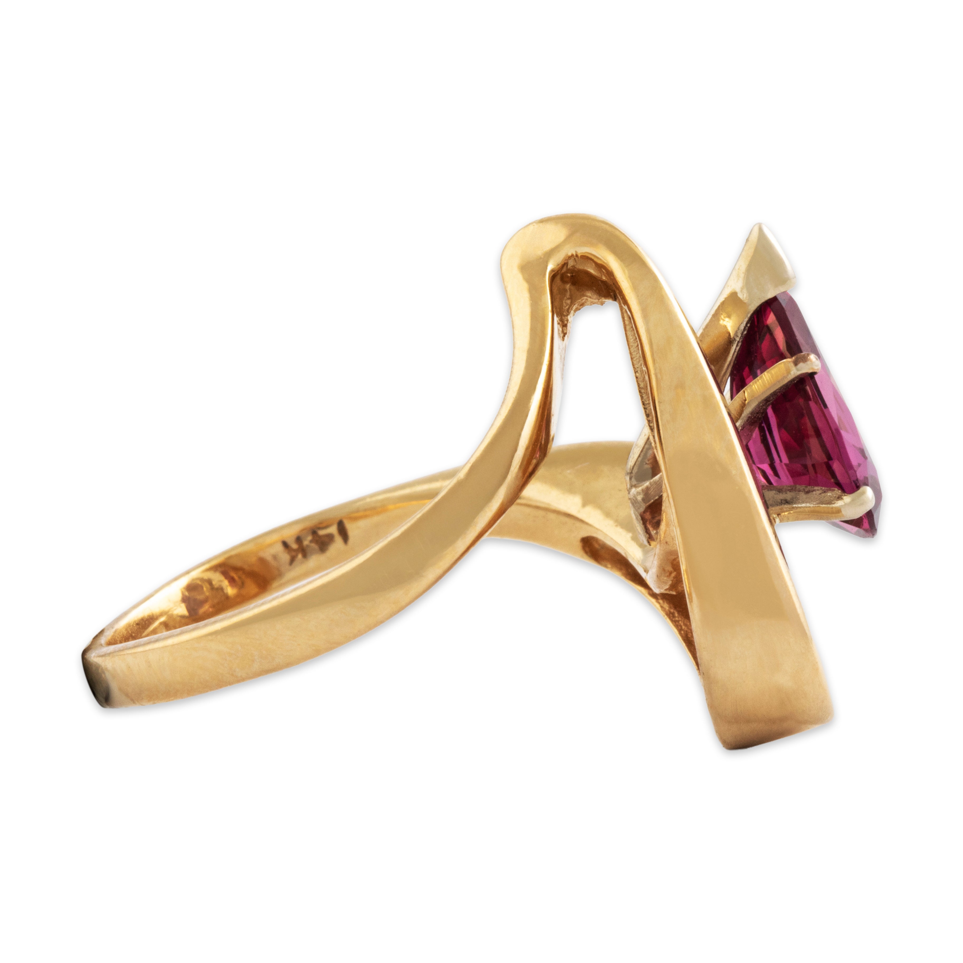 Vintage 14k Yellow Gold 2ct Rhodolite Garnet Modernist Swish Ring - Side view