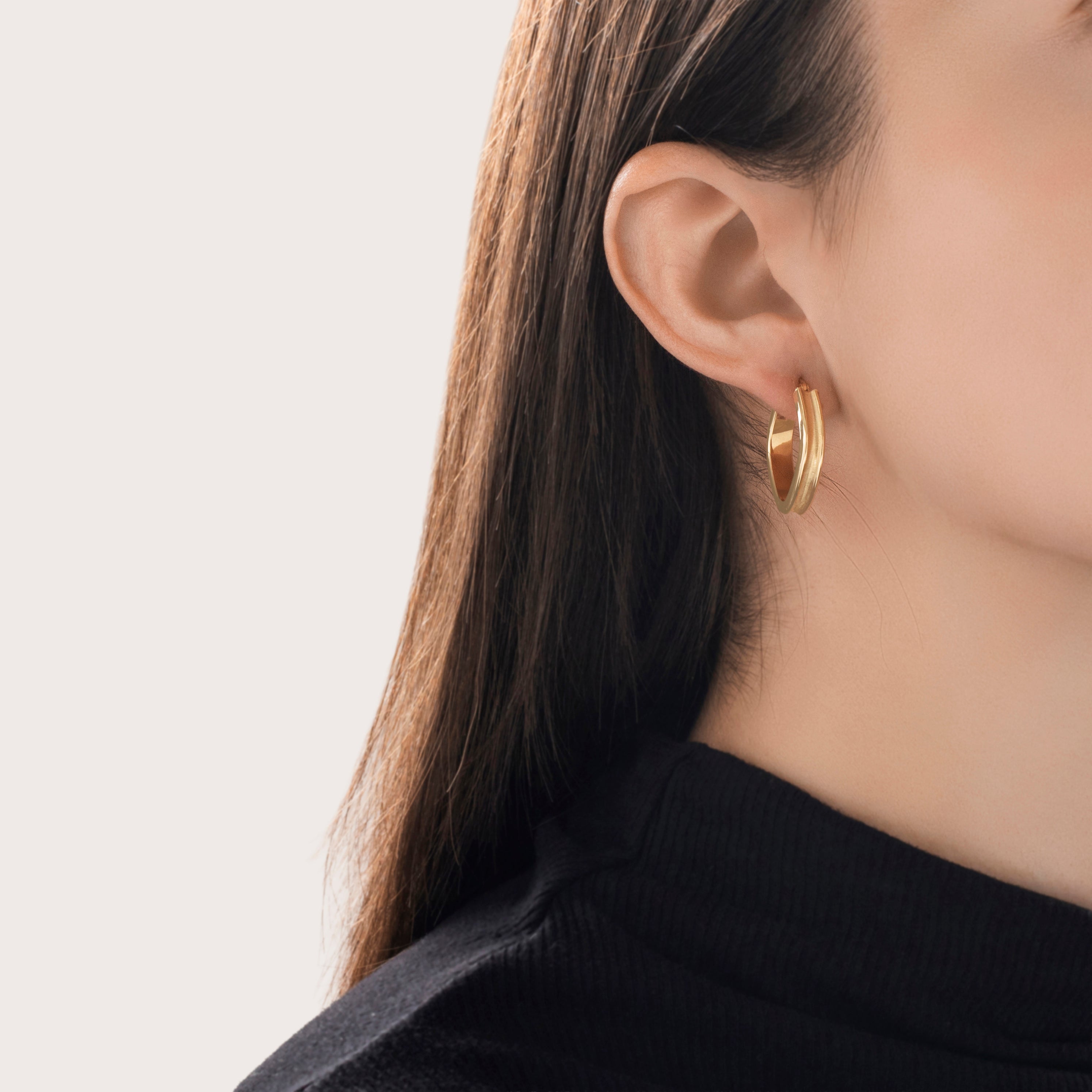 Vintage Italian 18k Yellow Gold Rounded Square Hoop Earrings - On model view