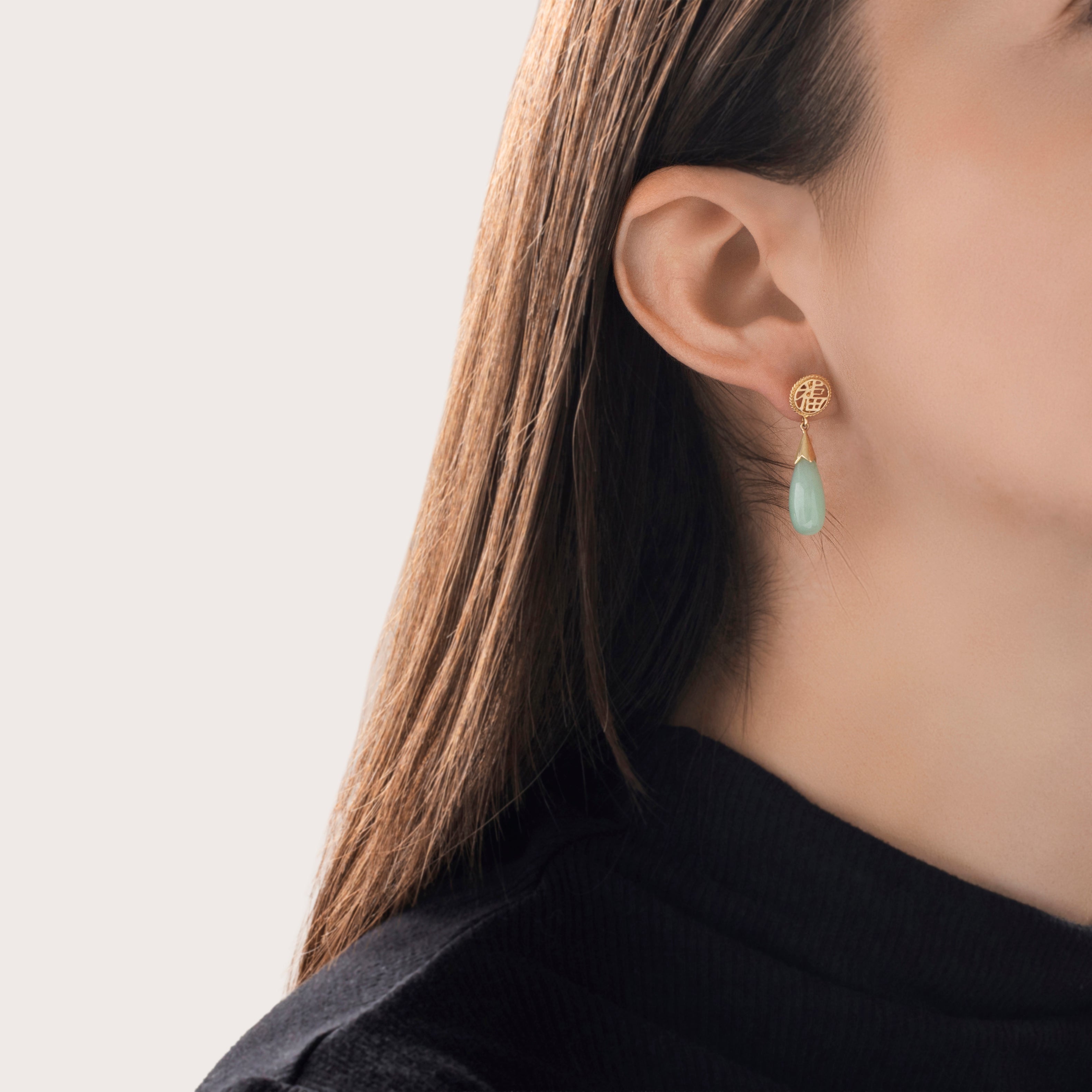 Vintage 14k Yellow Gold 12cttw Jade Elegant Drop Dangle Earrings - On model view