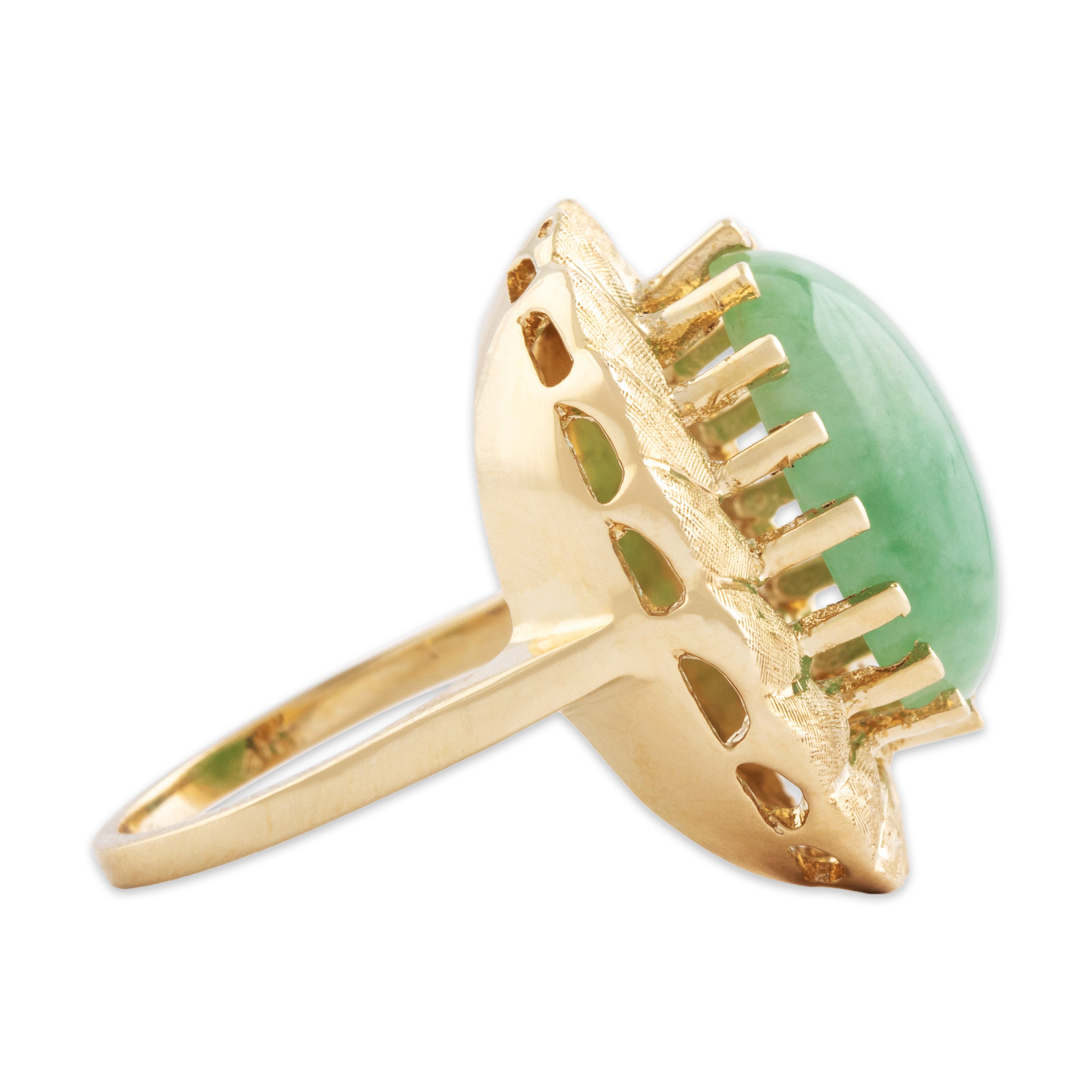 Vintage Large 14k Yellow Gold 6.8ct Jade Chic Textured Cocktail Ring - Side view