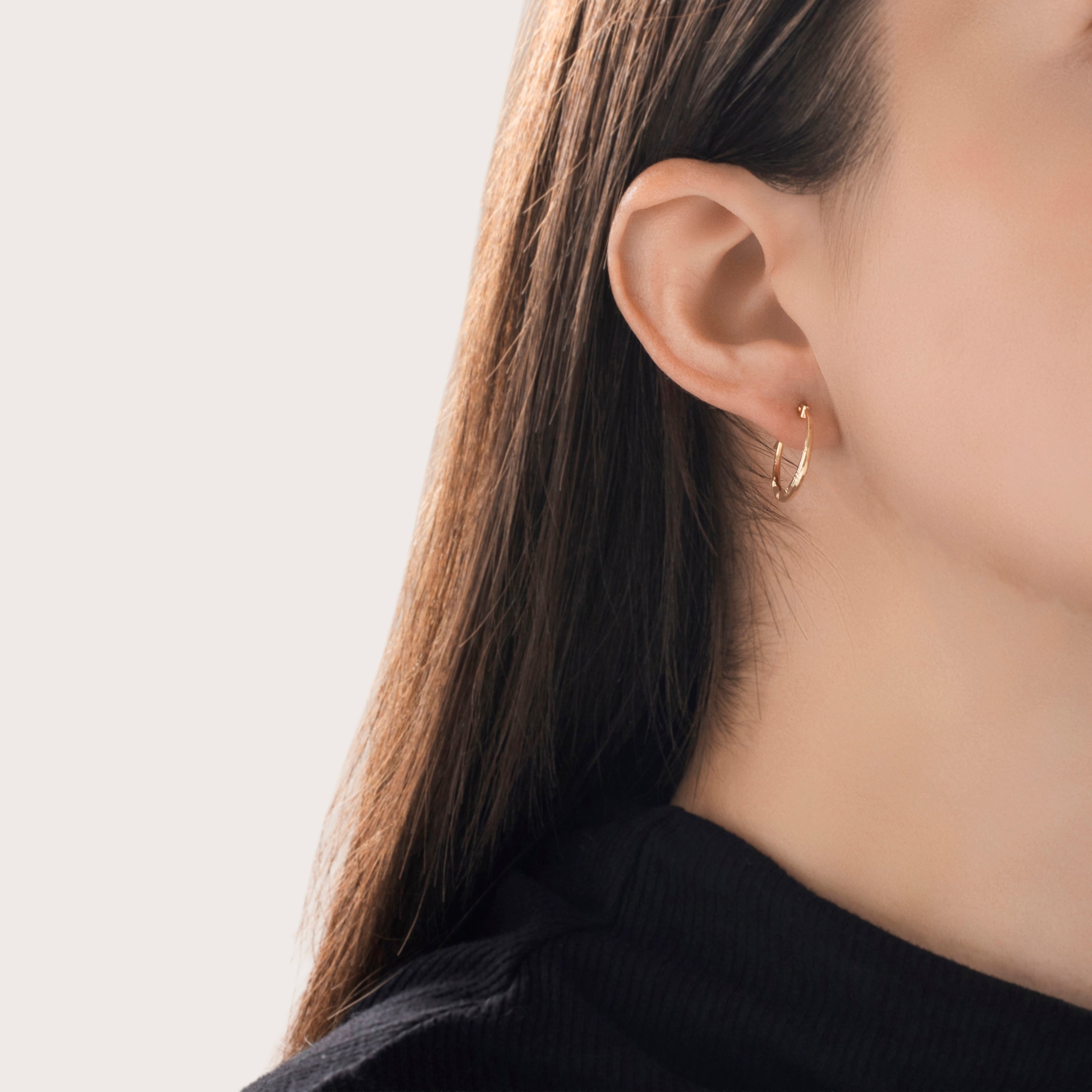 Vintage Lightweight 14k Yellow Gold Everyday Patterned Hoop Earrings - On model view