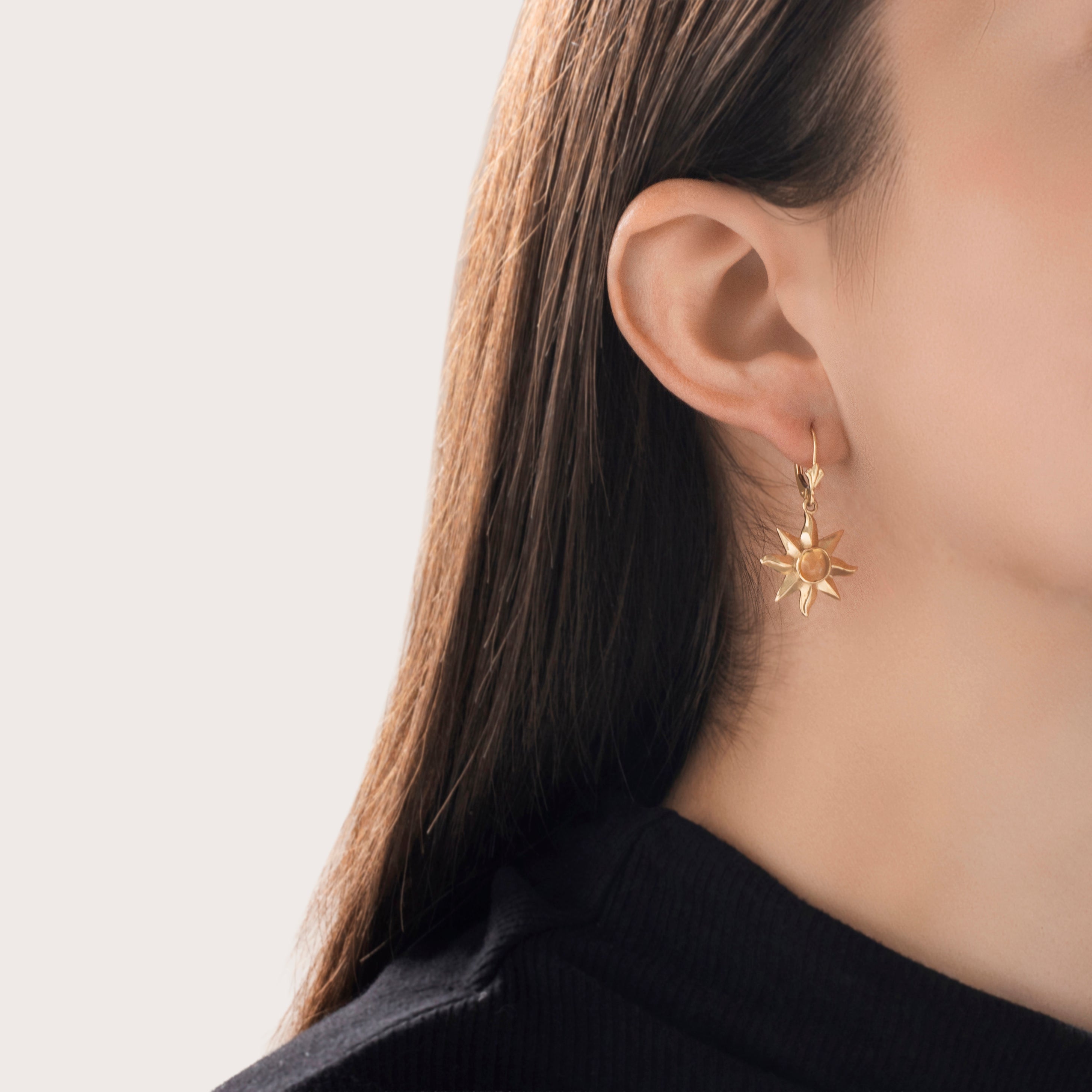 Vintage 14k Yellow Gold 1.6cttw Citrine Groovy Sun Cabochon Dangle Earrings - On model view