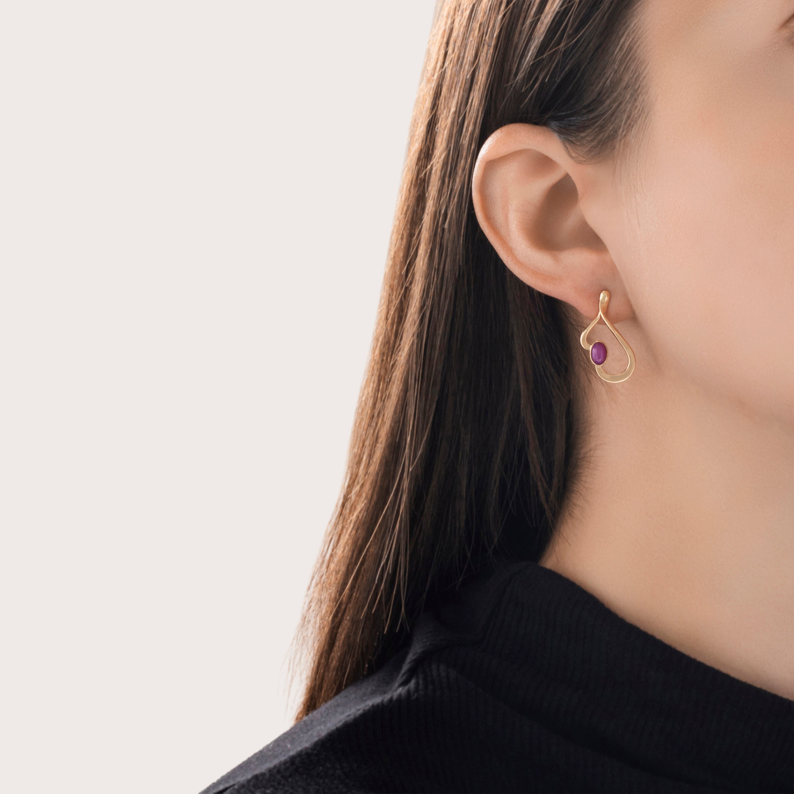 Vintage 14k Yellow Gold Synthetic Star Ruby Pretty Swirl Drop Earrings - On model view