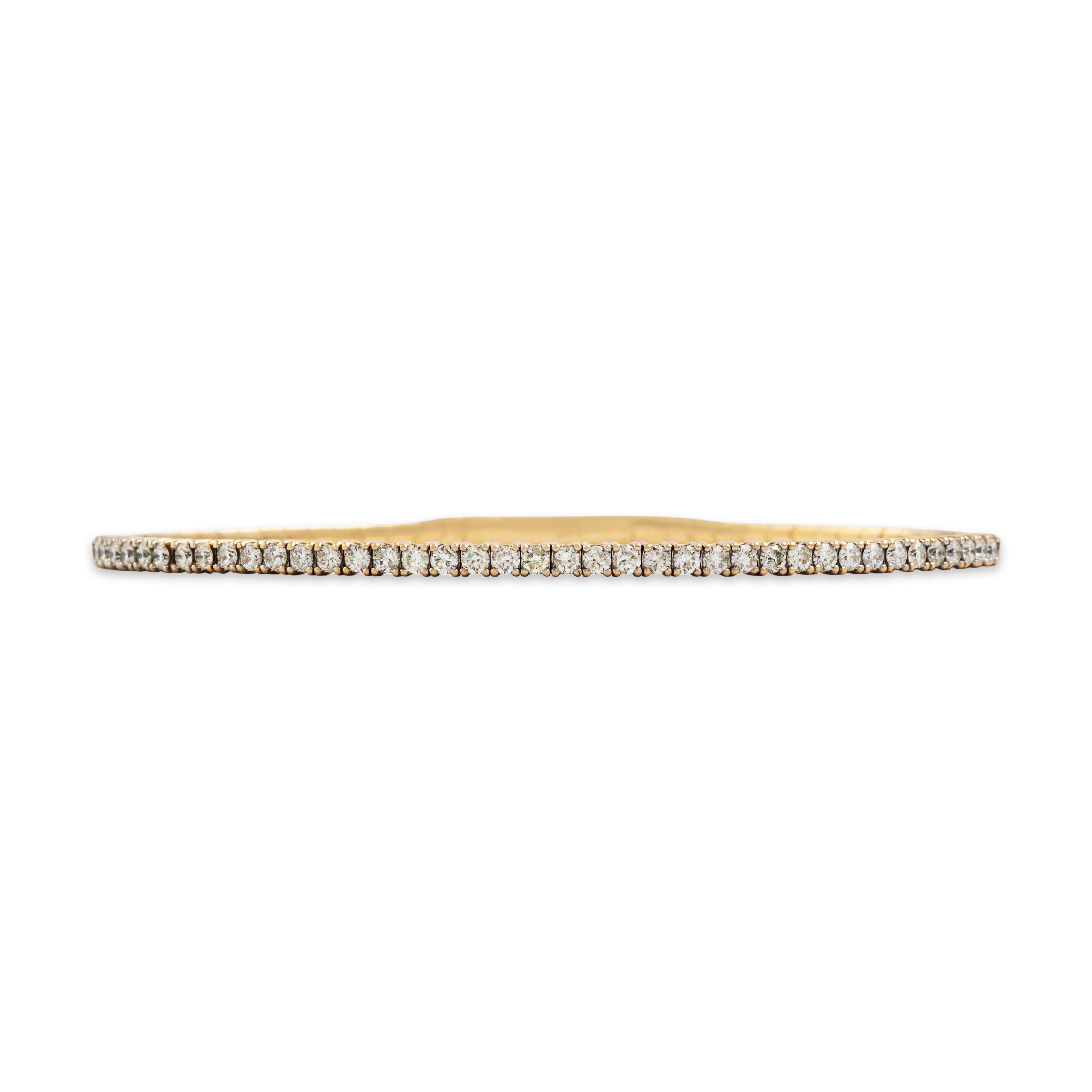 Estate 14k Yellow Gold 1cttw Diamond Sleek Flexible Bangle Bracelet - Close-up view