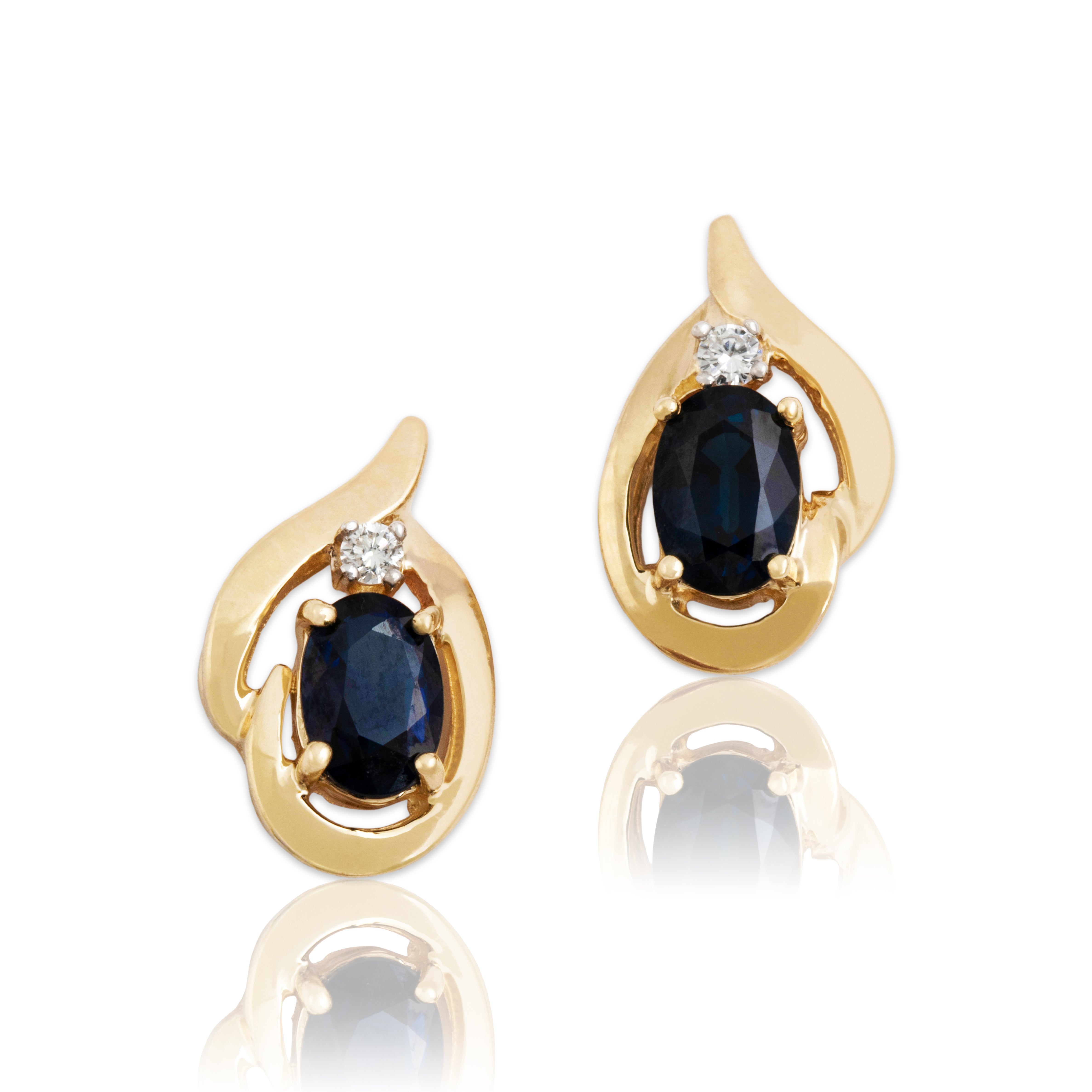 Vintage 14k Yellow Gold 1.1cttw Blue Sapphire Diamond Flourish Stud Earrings - Close-up view