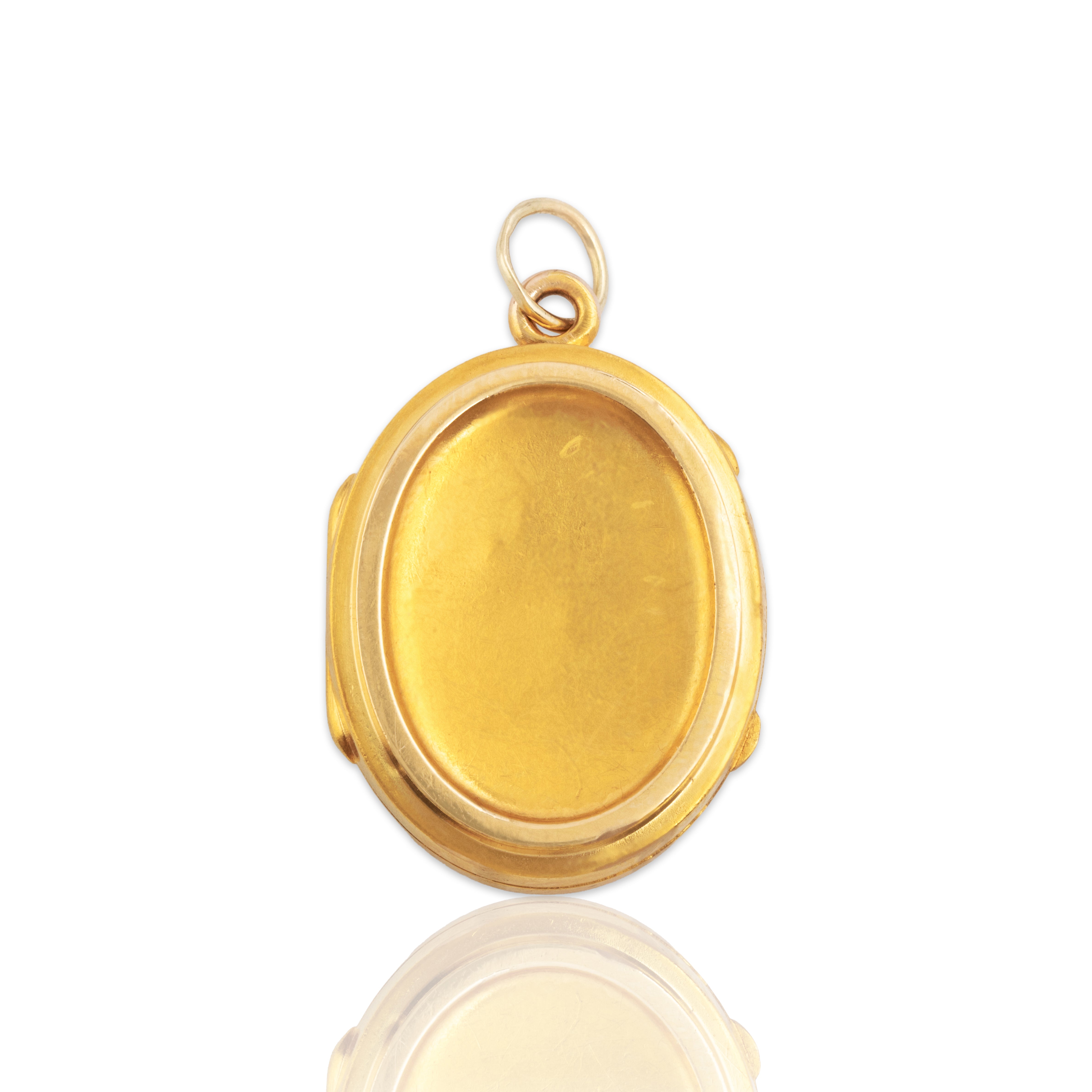 Antique 14k Yellow Gold Incredible Classic Oval Locket Pendant - Close-up view