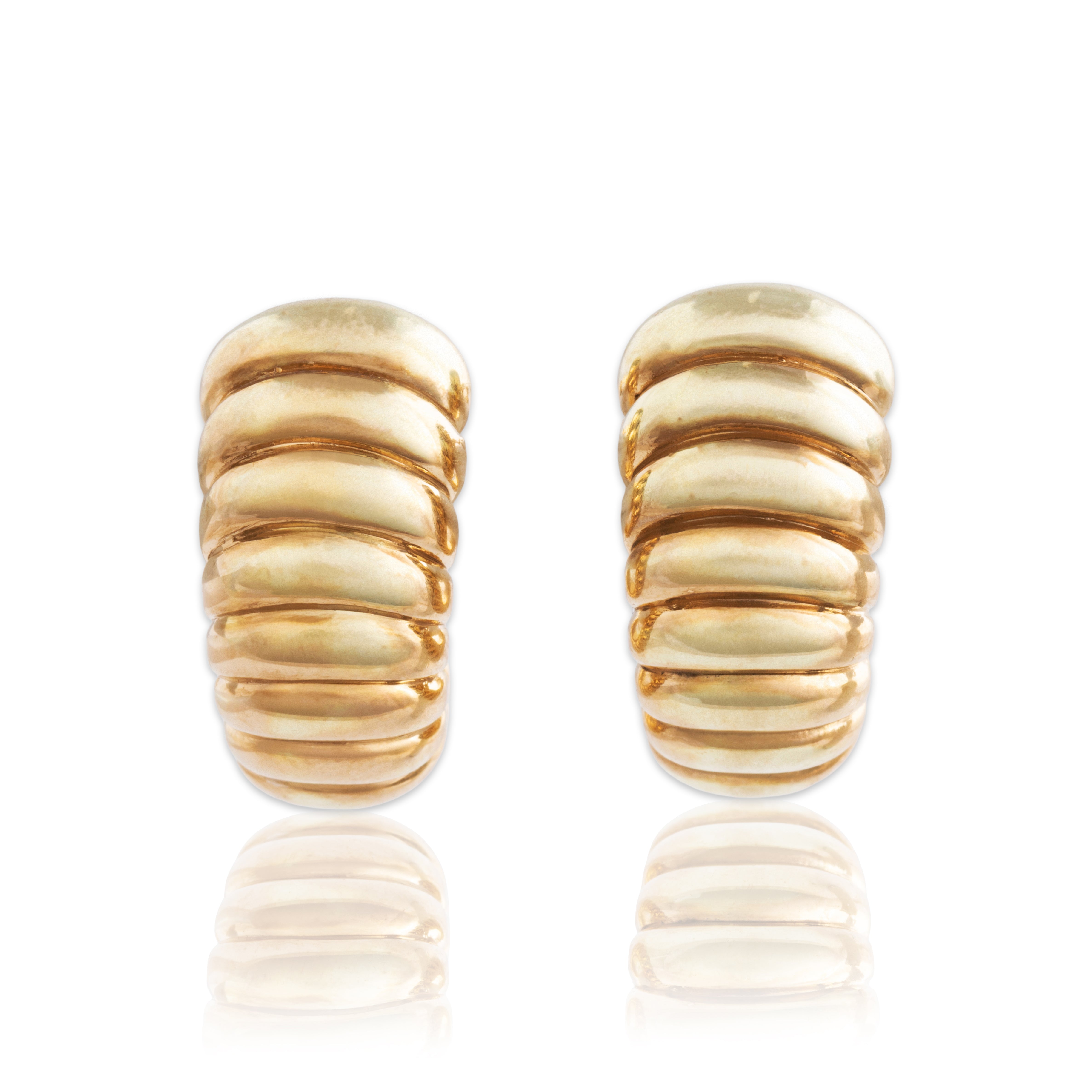 Vintage Small 14k Yellow Gold Chic Chunky Ribbed Hoop Earrings - Close-up view