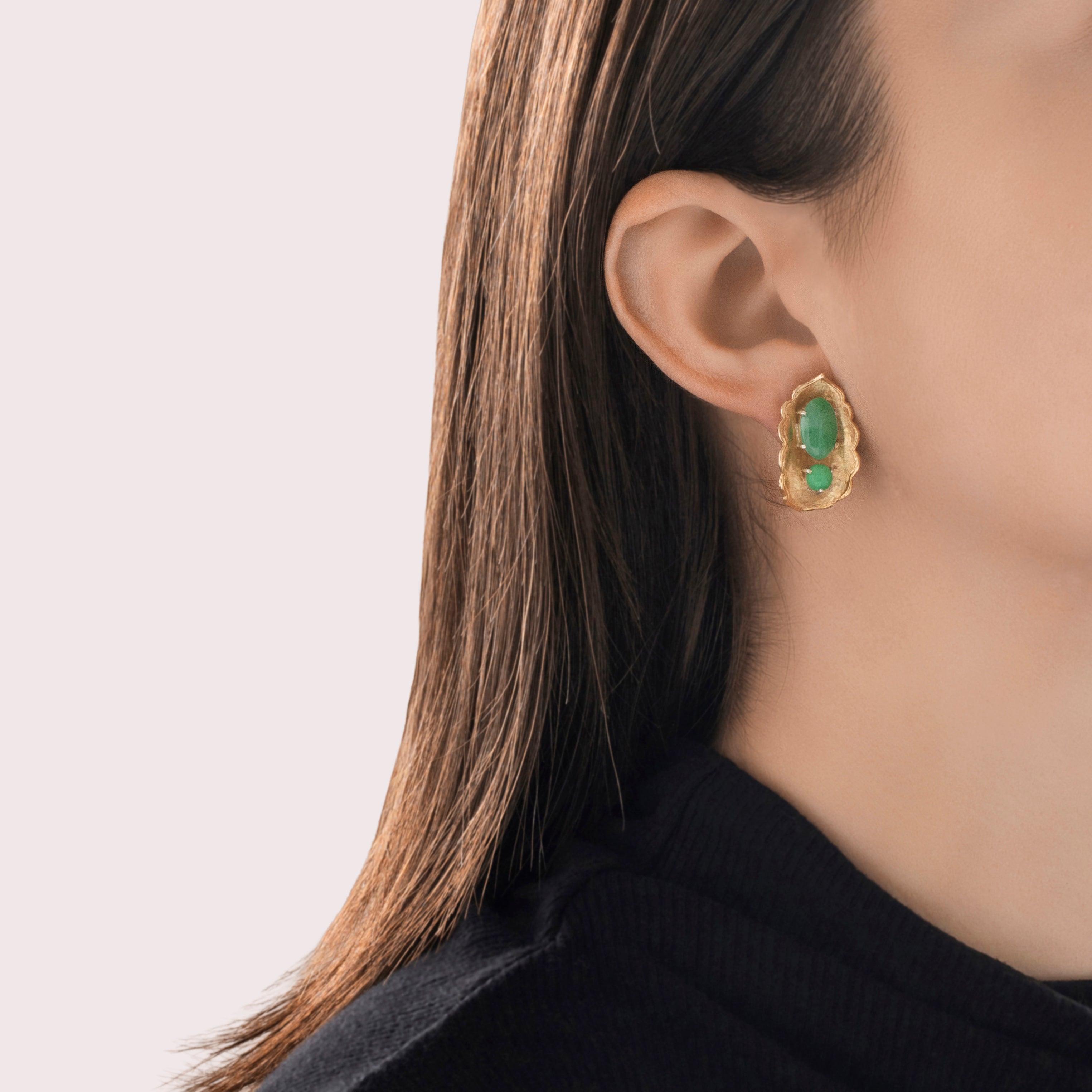 Vintage 14k Yellow Gold 4cttw Jade Textured Naturalistic Leaf Statement Earrings - On model view