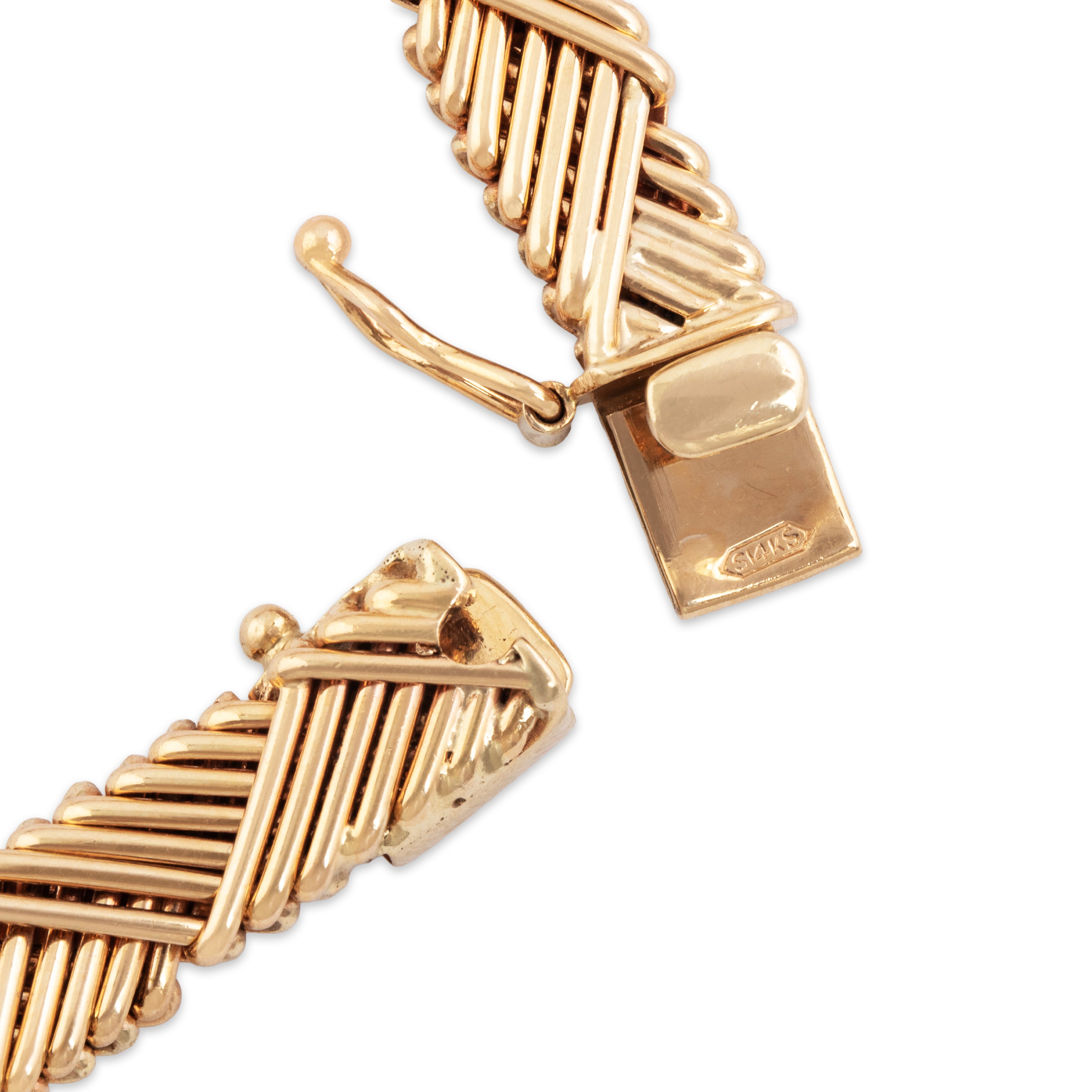 Vintage Heavy 14k Yellow Gold Chic Interlocking Triangle Link Necklace - clasp view