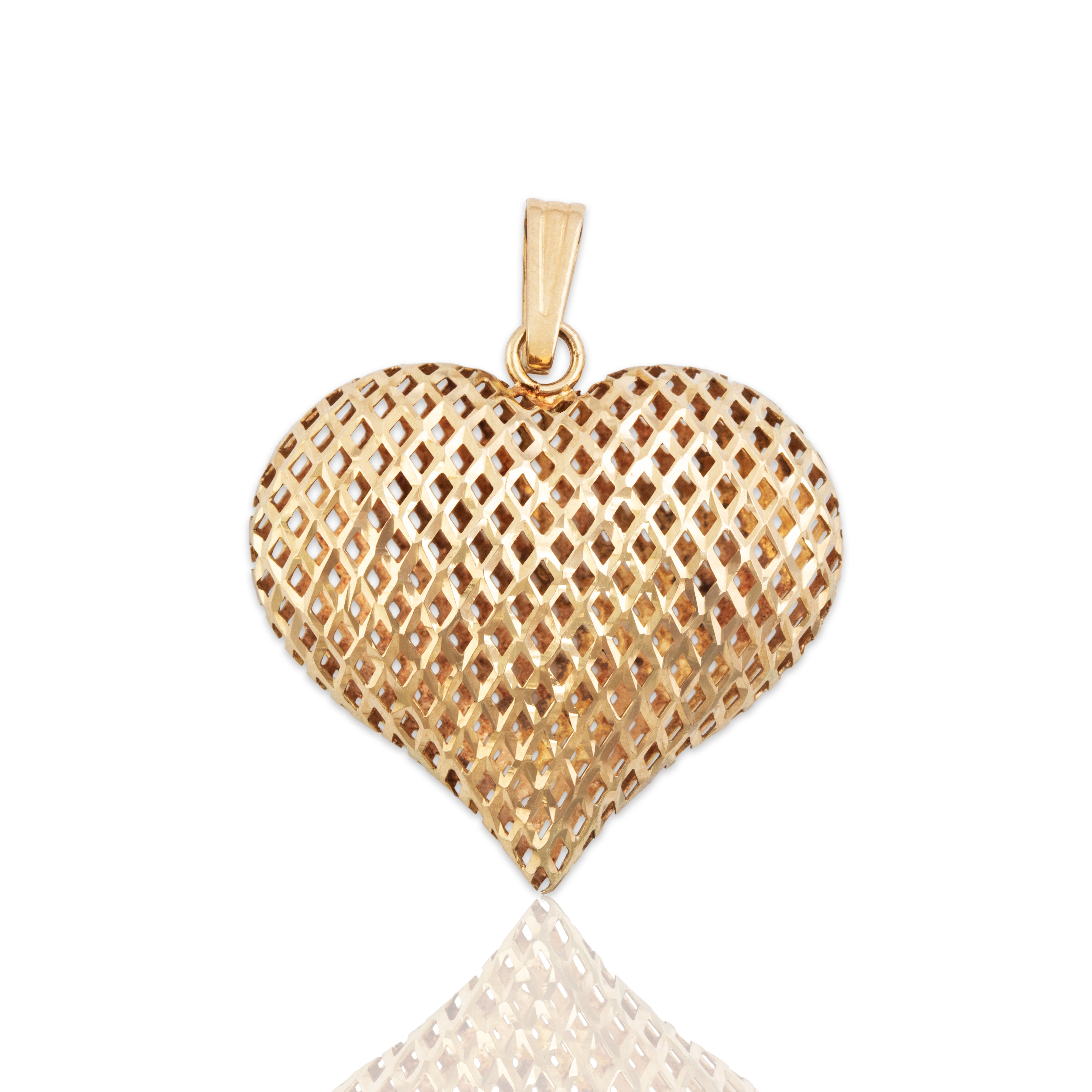Vintage Large Lightweight 14k Yellow Gold Lattice Heart Pendant - Close-up view