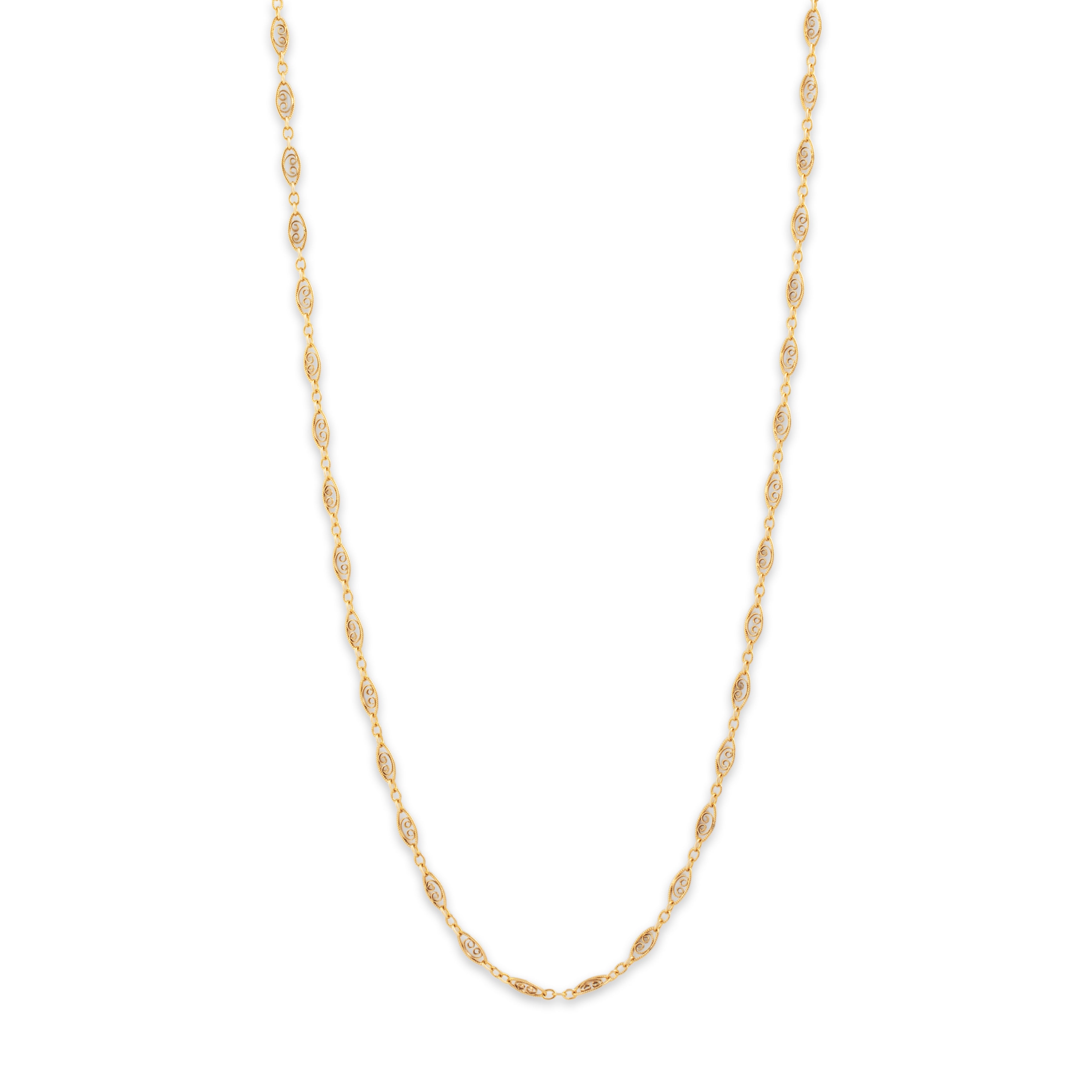 Vintage 14k Yellow Gold Stunning Filigree Chain Necklace  - Close-up view