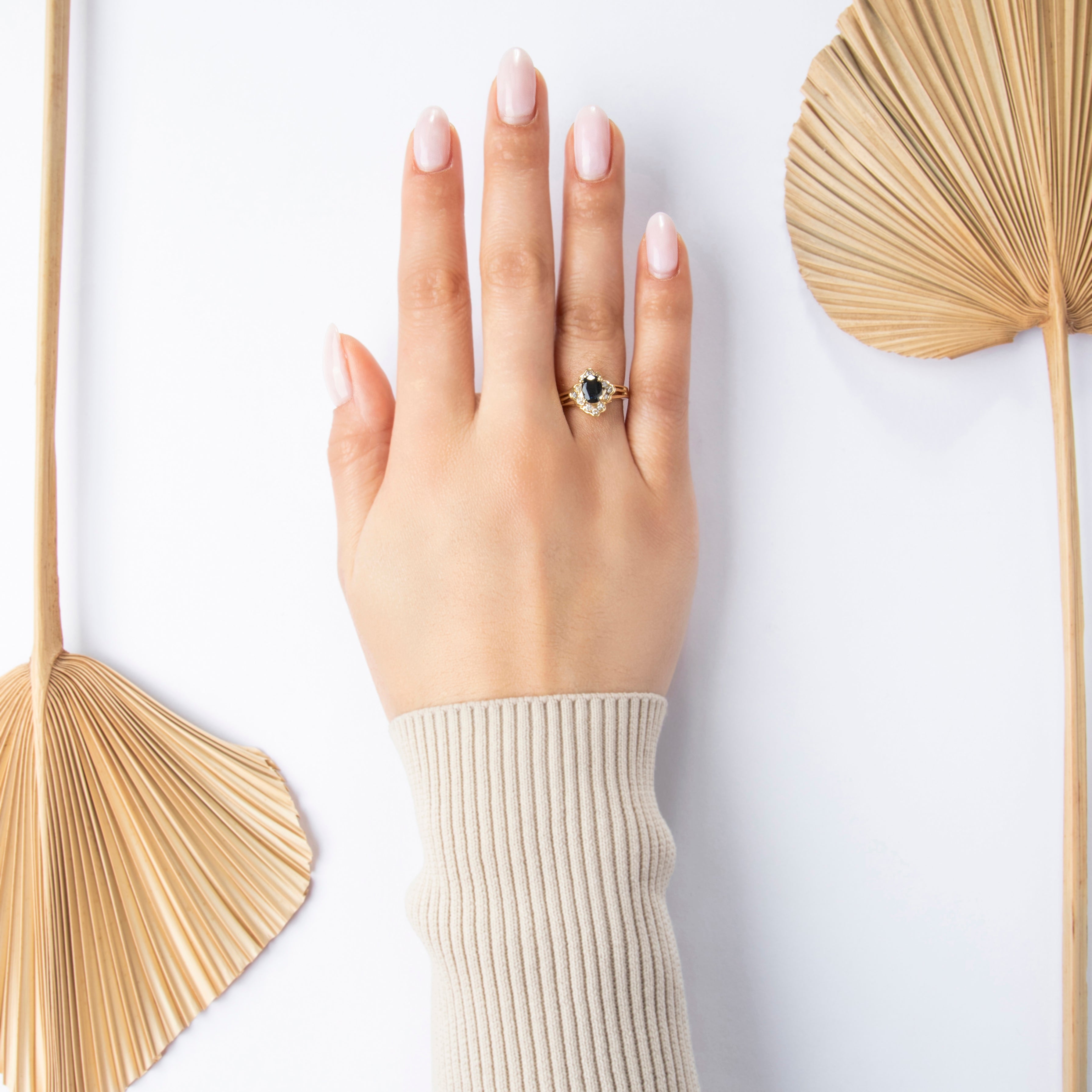 Vintage 14k Yellow Gold 1.1ct Sapphire Diamond Scalloped Halo Ring - On model view