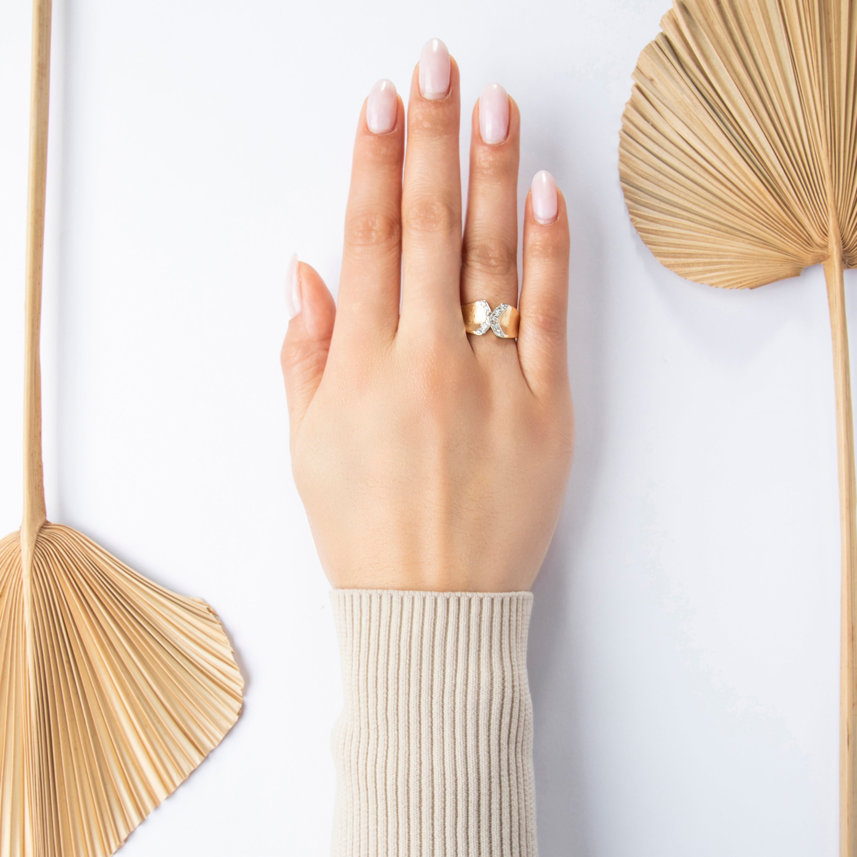 Vintage Heavy 14k Yellow Gold Diamond X Etched Band Ring - On model view