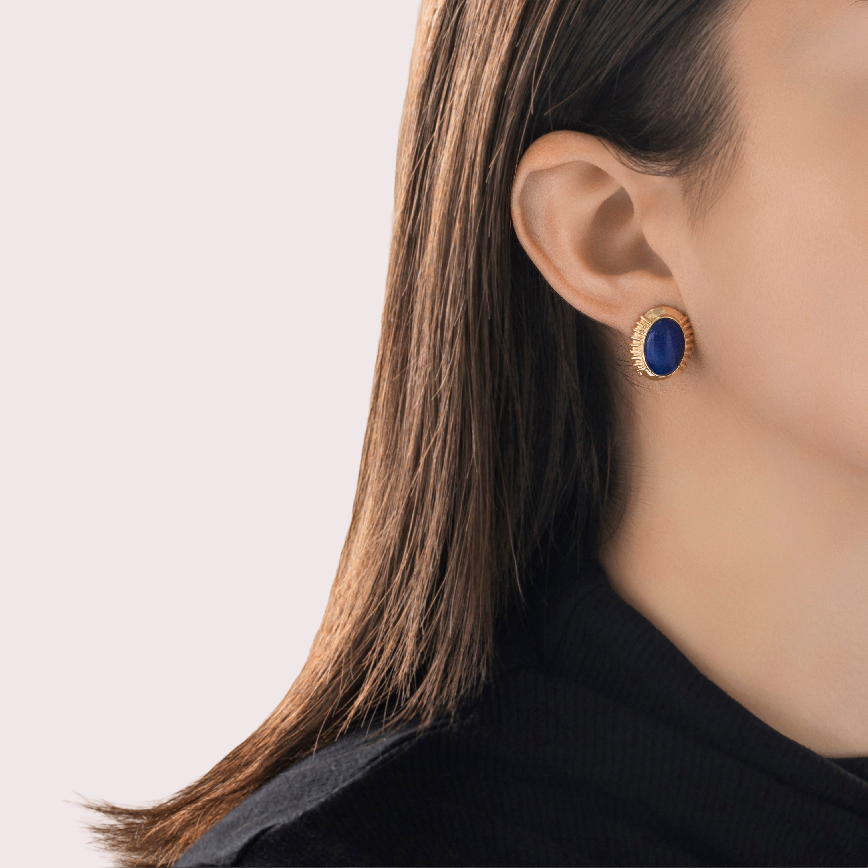 Vintage 14k Yellow Gold 6.5cttw Lapis Lazuli Ribbed Border Omega Earrings - On model view