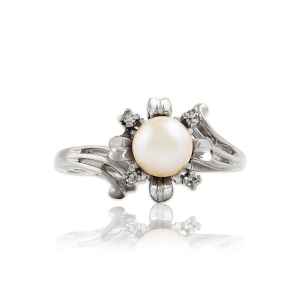 Vintage 14k White Gold Pearl Diamond Luminous Flower Ring 7.25