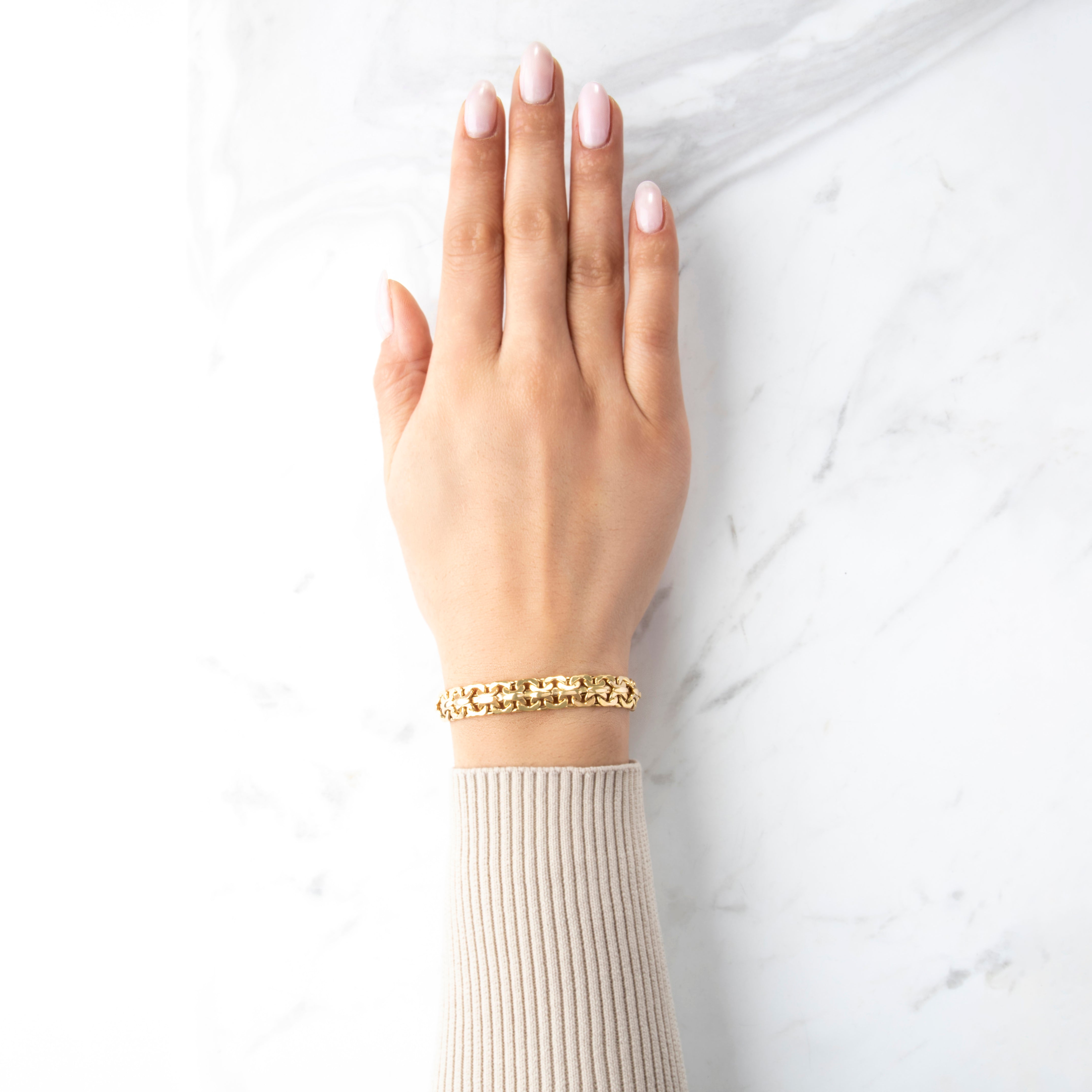 Vintage Italian 14k Yellow Gold Intricate Interlocking Link Bracelet - On model view