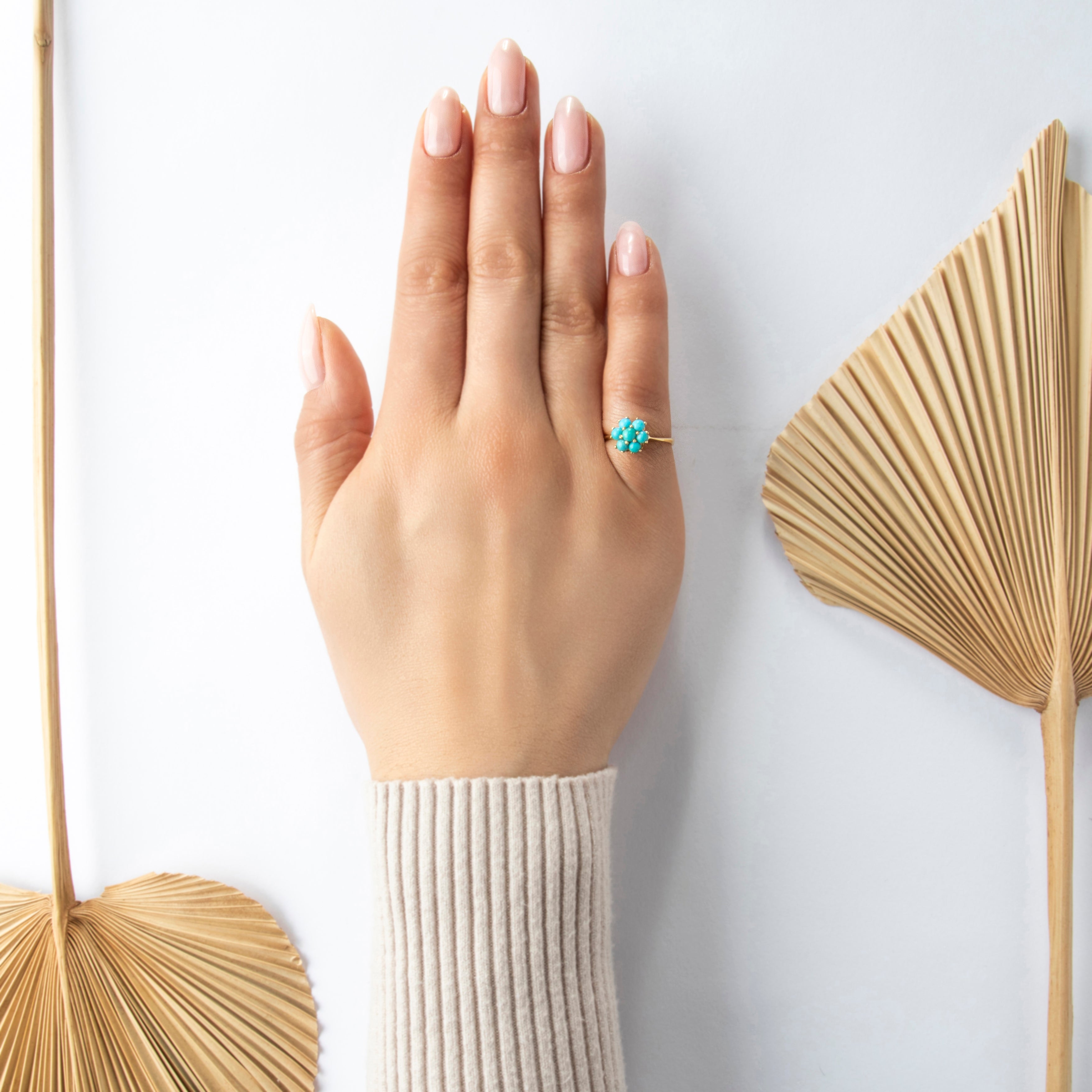 Vintage 18k Yellow Gold 1.1cttw Robin's Egg Turquoise Floriform Ring - On model view