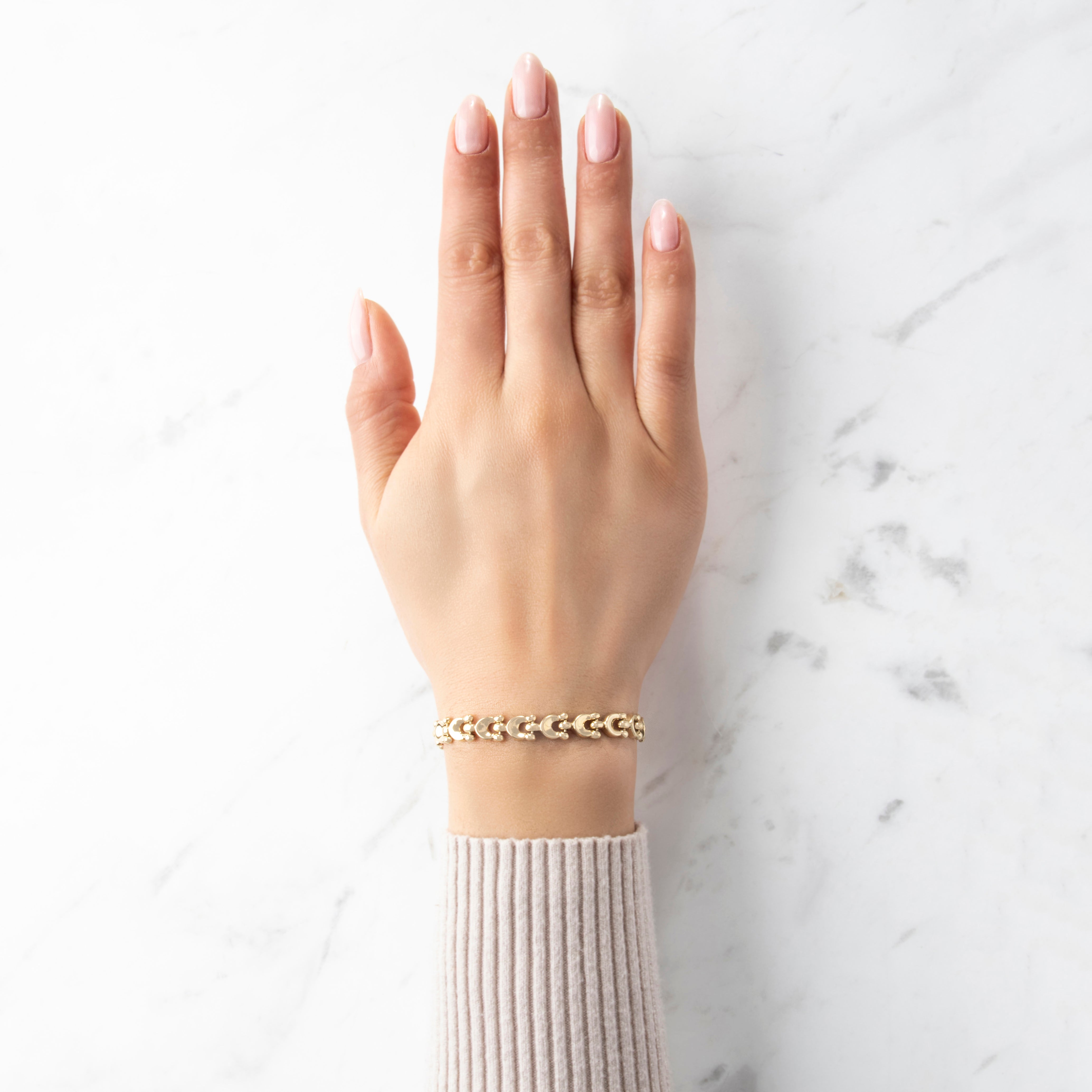 Vintage 14k Yellow Gold Classic U-Link Chain Bracelet - On model view