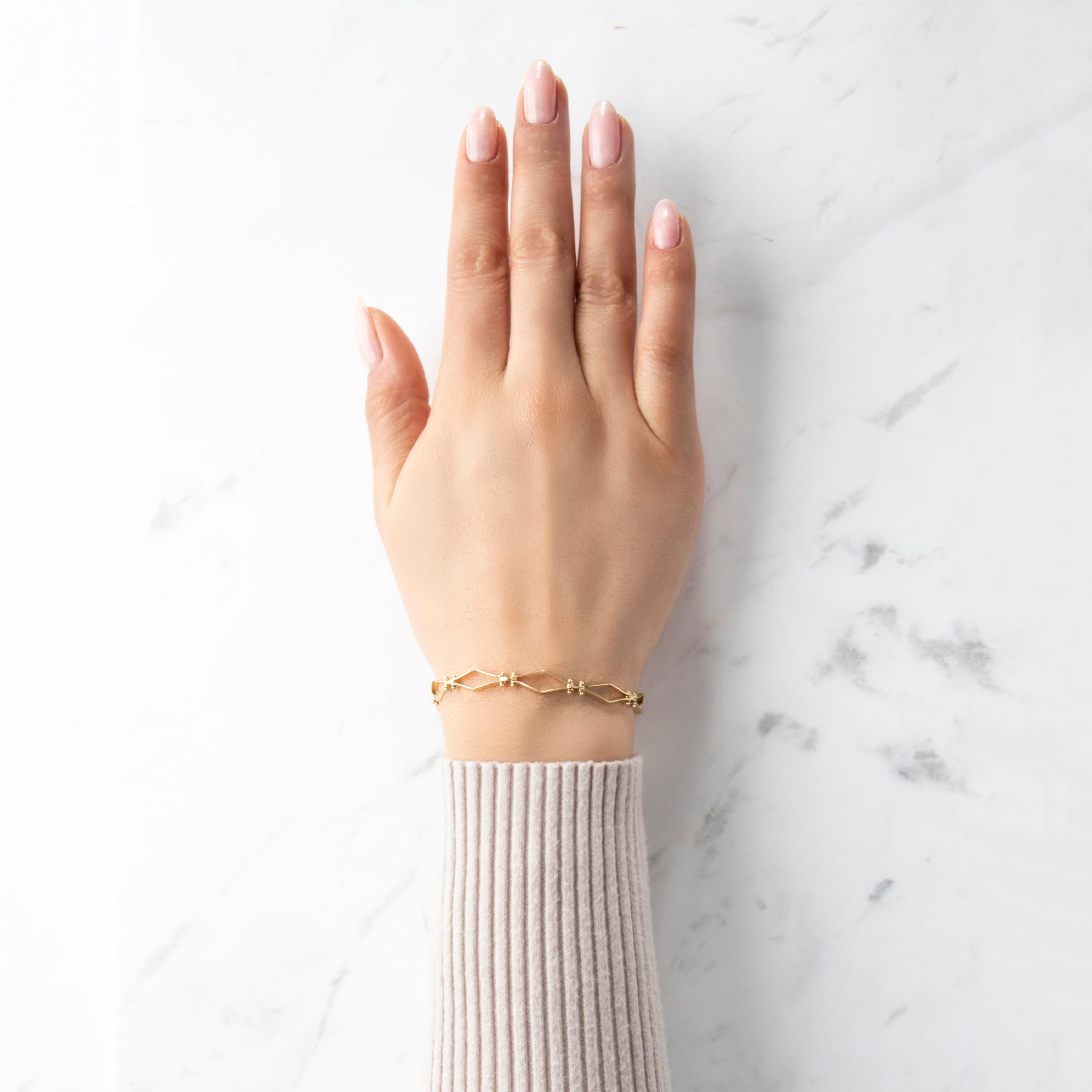 Vintage 14k Yellow Gold Chic Rhombus Link Bracelet - On model view