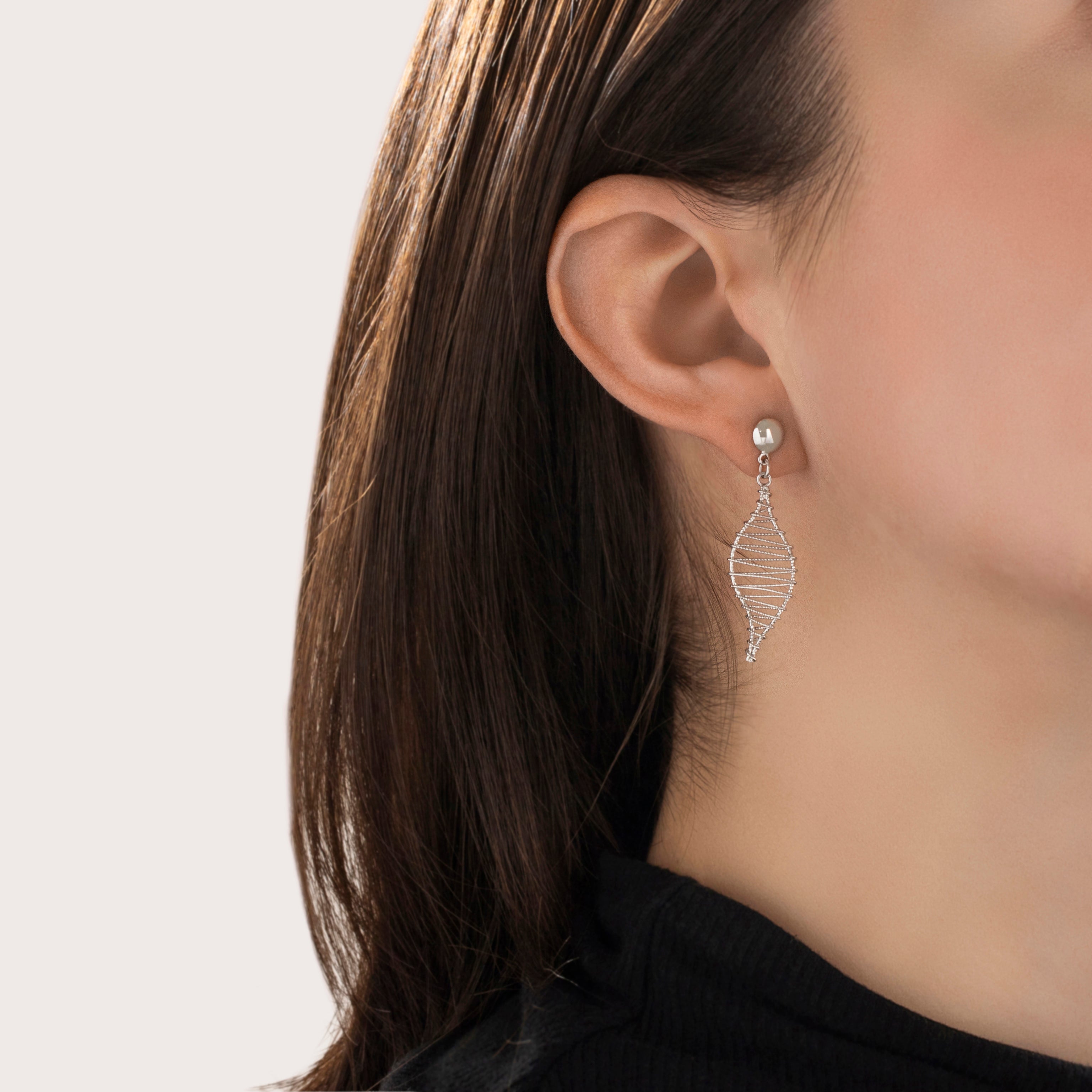 Vintage 18k White Gold Sculptural Wire Leaf Dangle Earrings