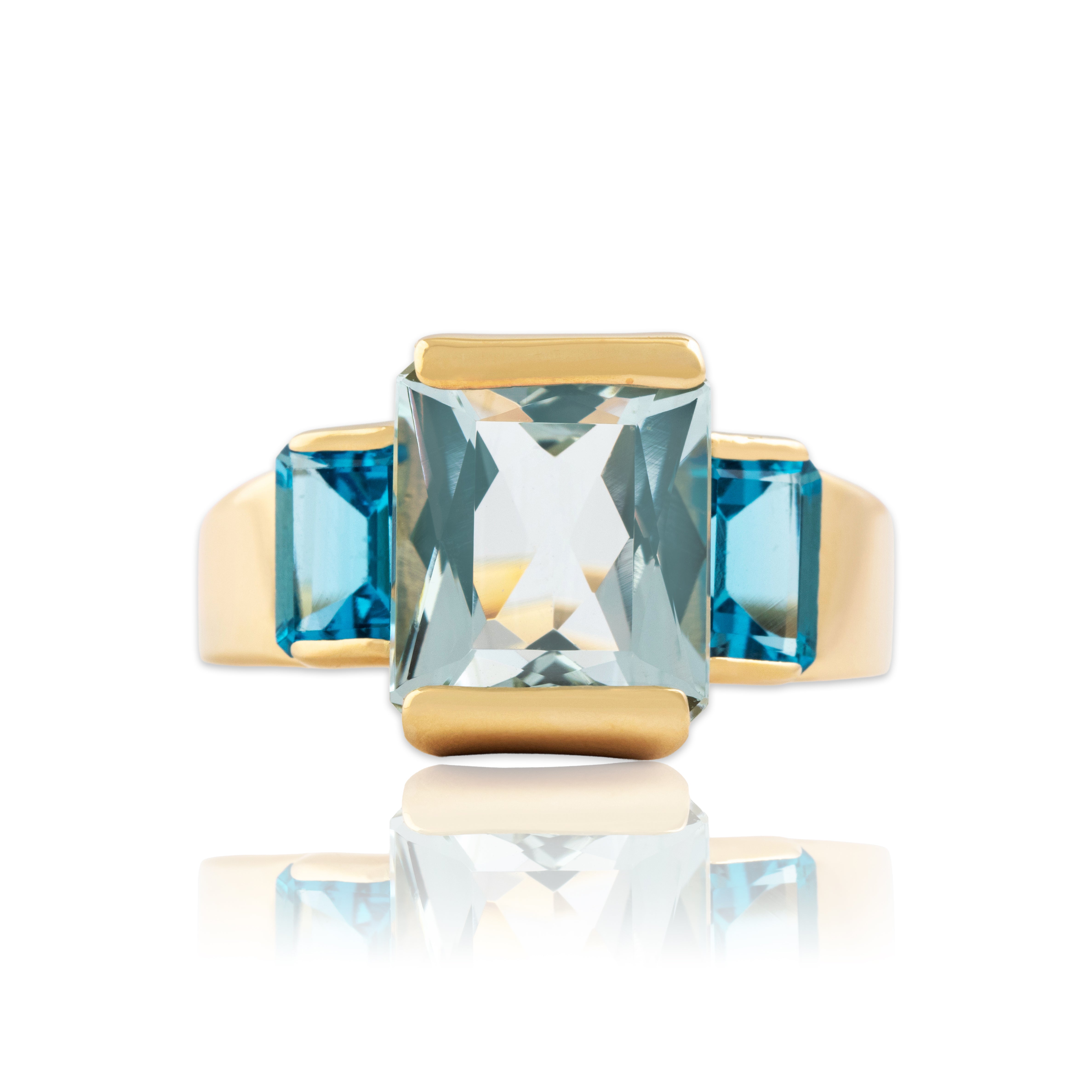 Vintage 10k Yellow Gold 4.3ct Aquamarine 2.3cttw Blue Topaz Azure Trio Ring - Close-up view
