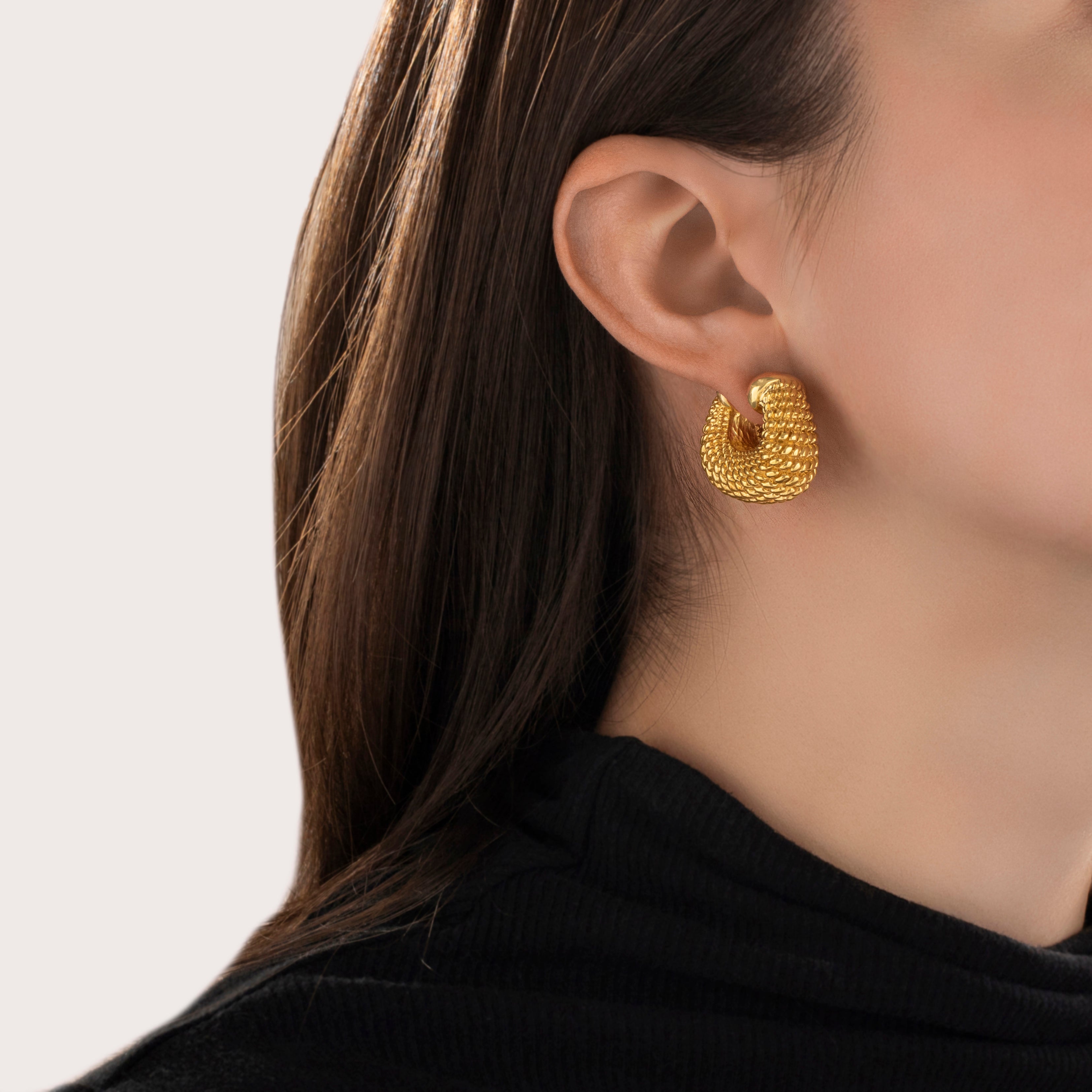 Vintage Italian Large 18k Yellow Gold Chunky Triangular Woven Hoop Earrings - On model view