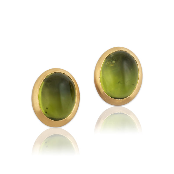 Vintage 18k Yellow Gold 4.2cttw Peridot Gleaming Oval Cabochon Stud Earrings