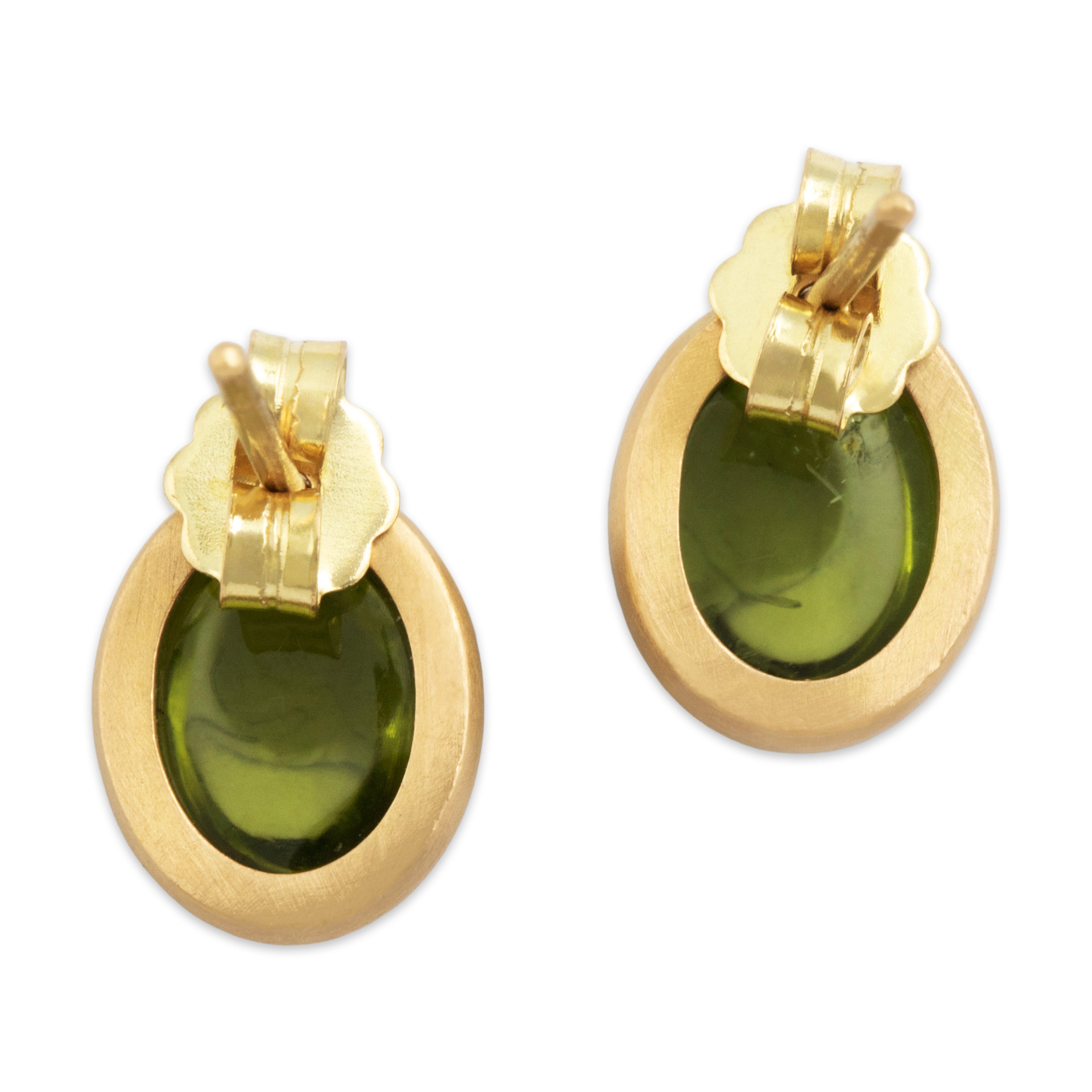 Vintage 18k Yellow Gold 4.2cttw Peridot Gleaming Oval Cabochon Stud Earrings - Back view