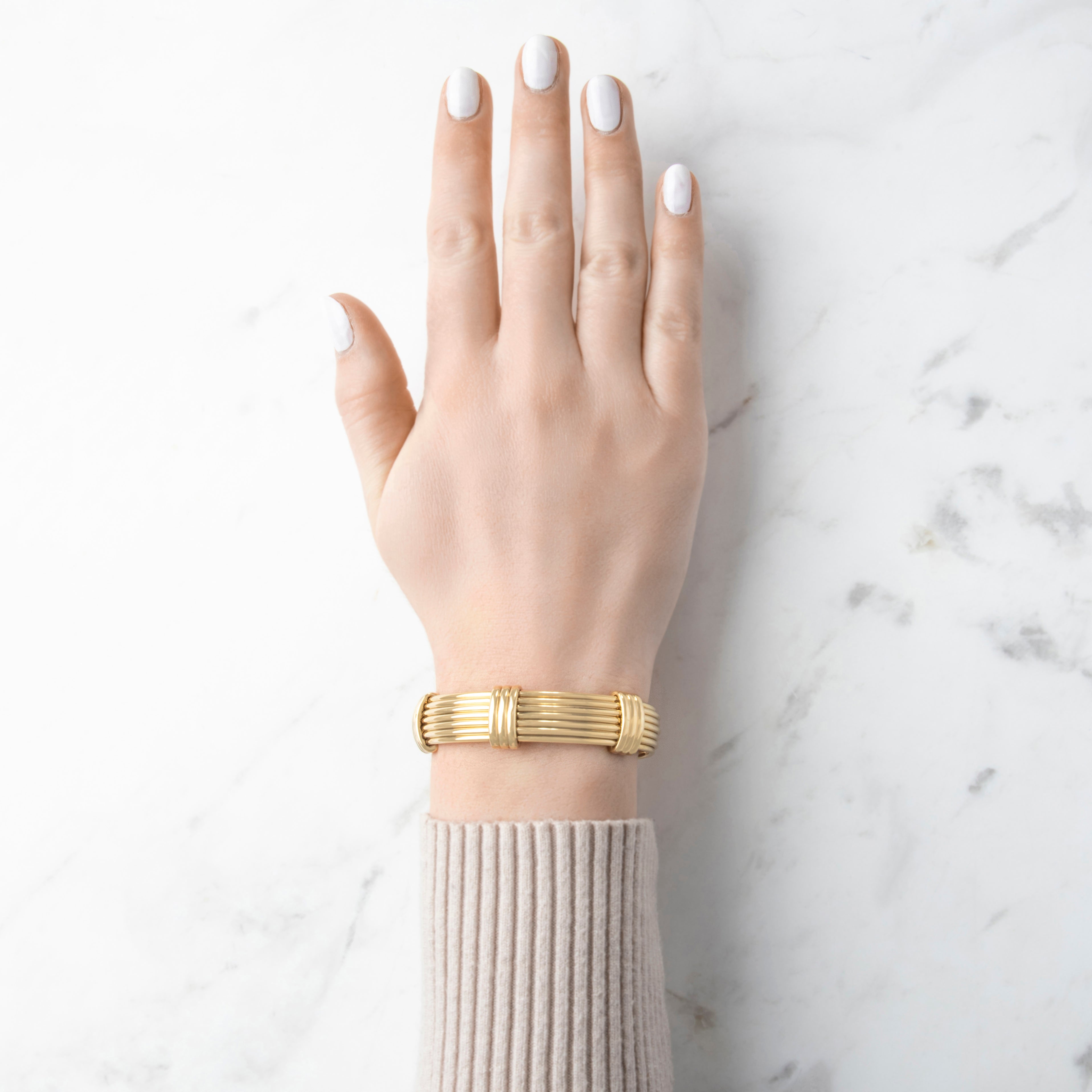 Vintage Italian Heavy 18k Yellow Gold Fabulous Wire Cuff Bracelet - On model view