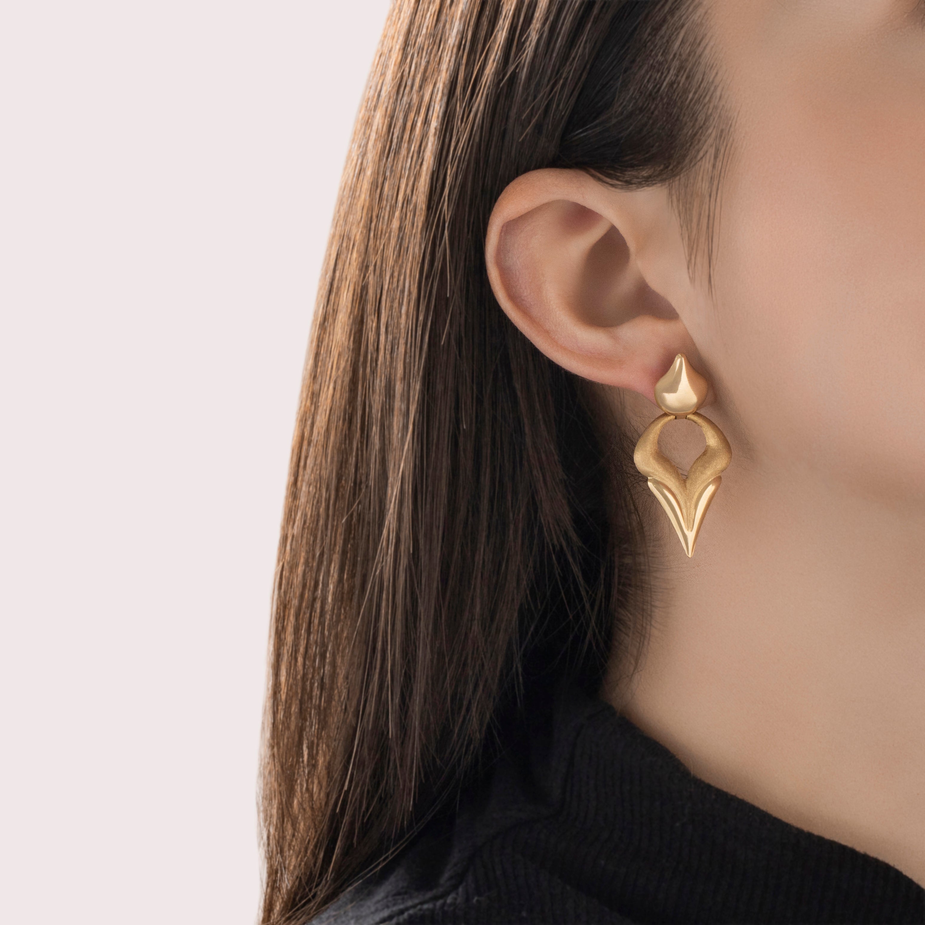 Vintage 14k Yellow Gold Sleek Brushed Sharp Chevron Dangle Earrings