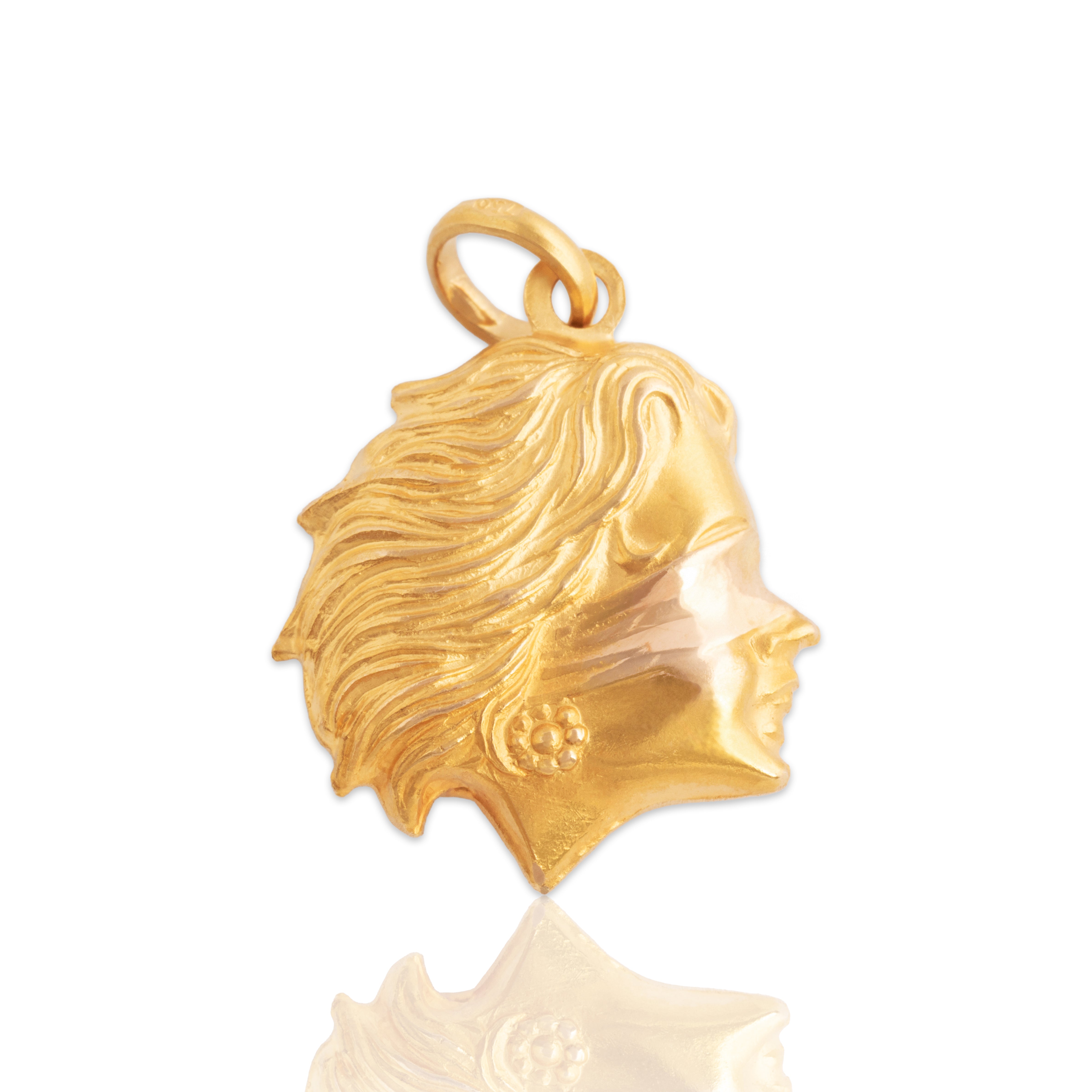 Vintage Italian Large 18k Yellow Gold & Rose Gold Libra Zodiac Charm / Pendant - Close-up view