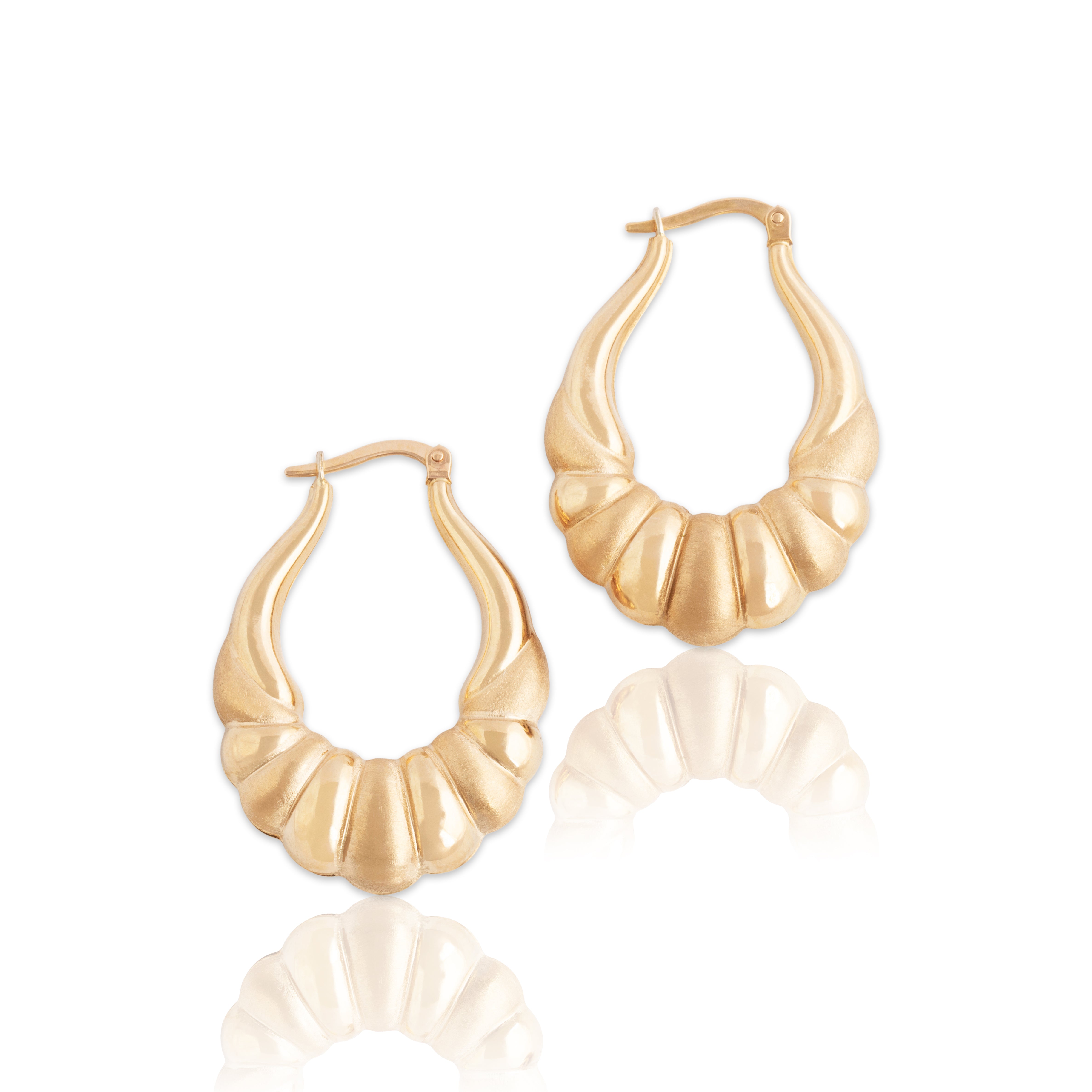 Vintage Italian Large 14k Yellow Gold Fantastic Textured Ribbed Hoop Earrings - Close-up view