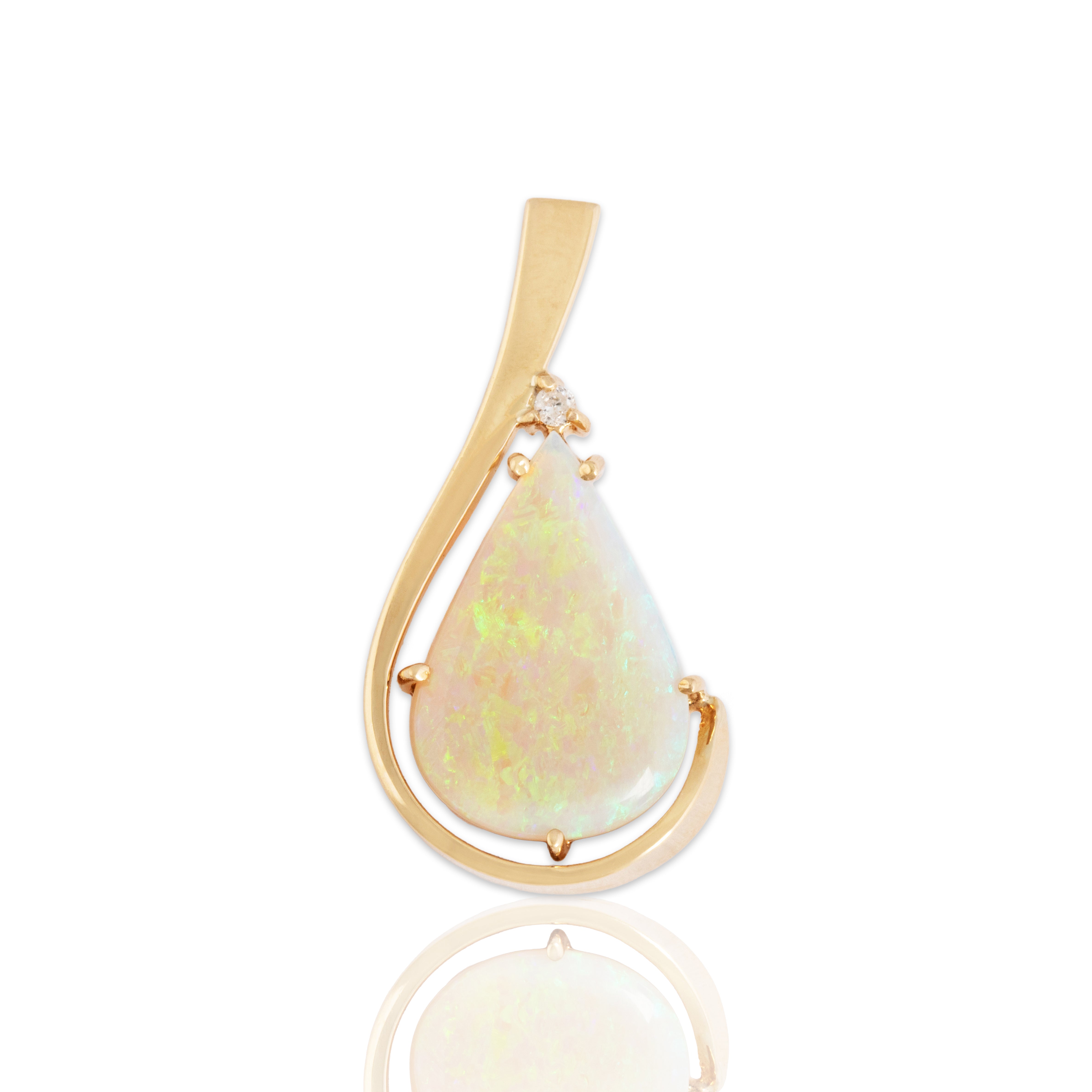 Vintage 14k Yellow Gold 2.94ct Opal Diamond Asymmetrical Iridescent Pendant - Close-up view